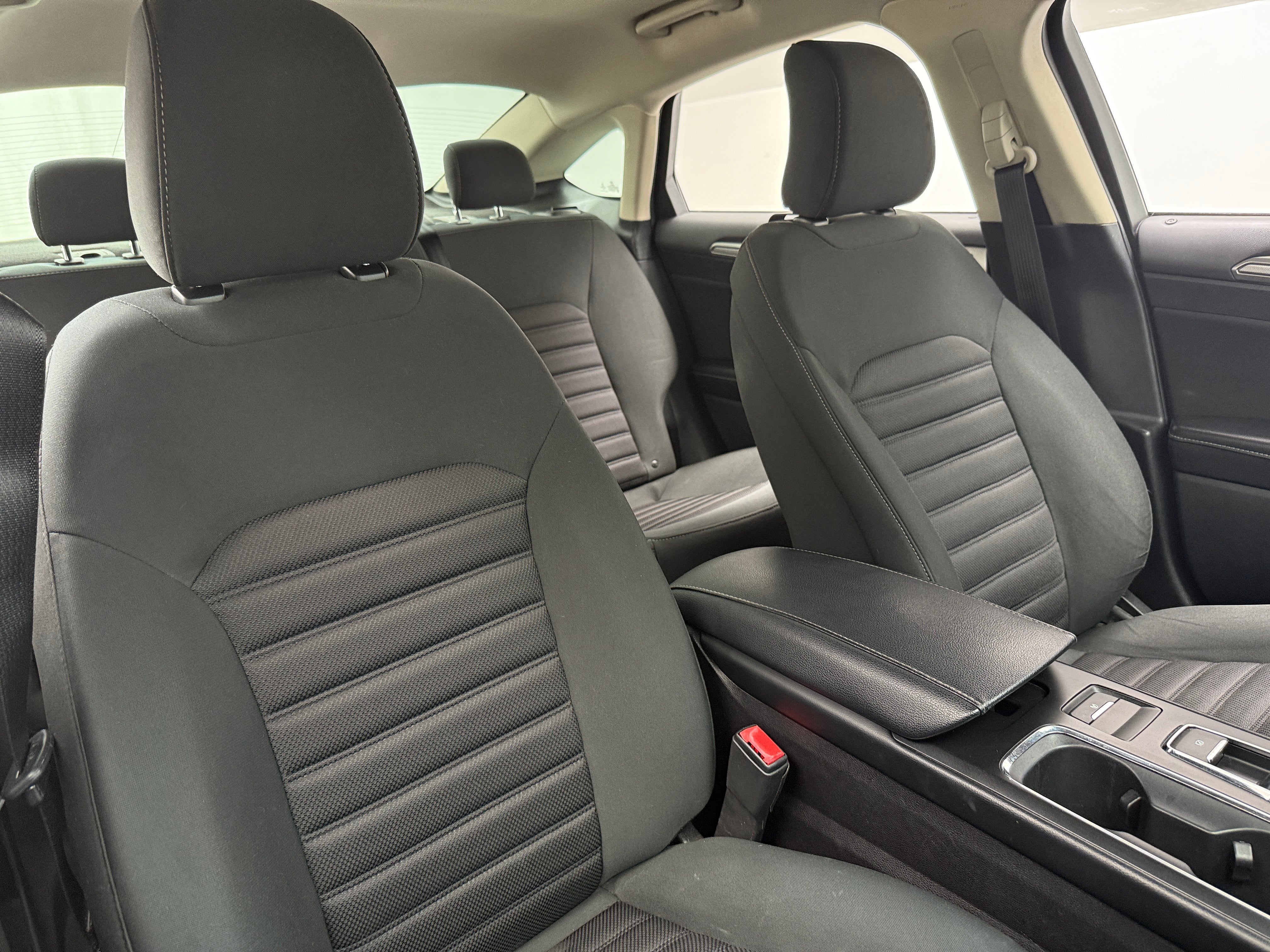 2017 Ford Fusion SE 2