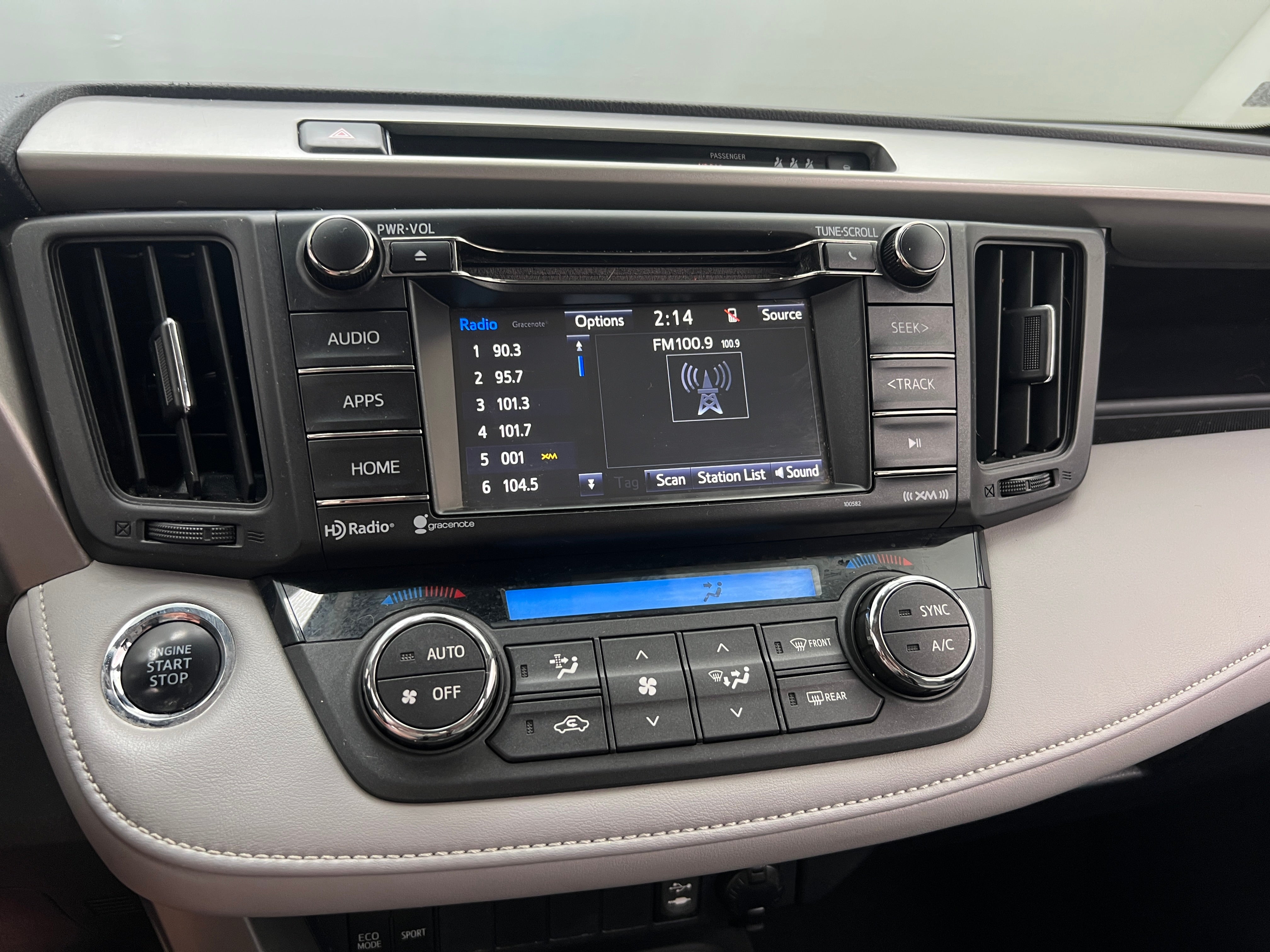 2018 Toyota RAV4 XLE 4