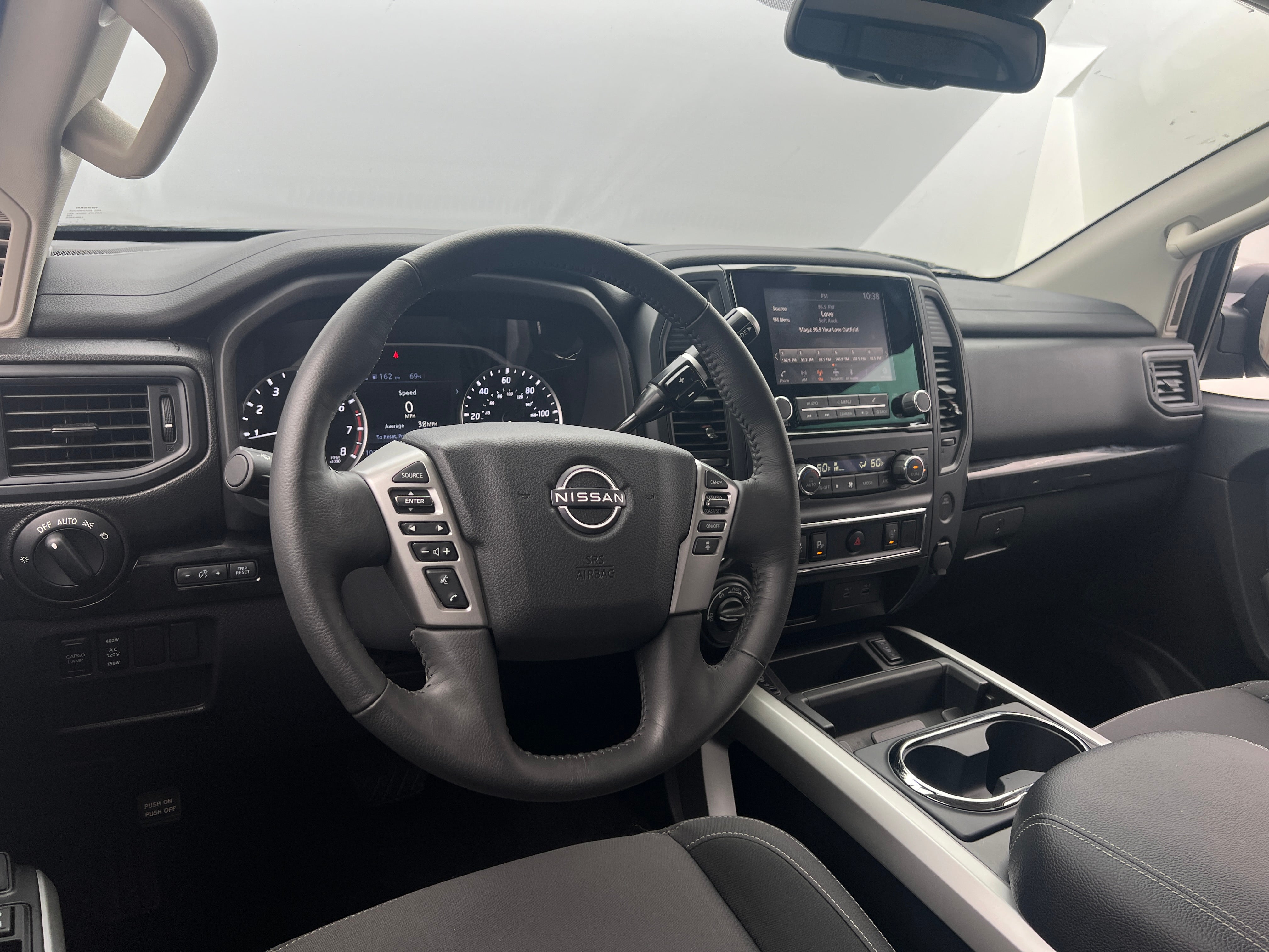 2024 Nissan Titan SV 3