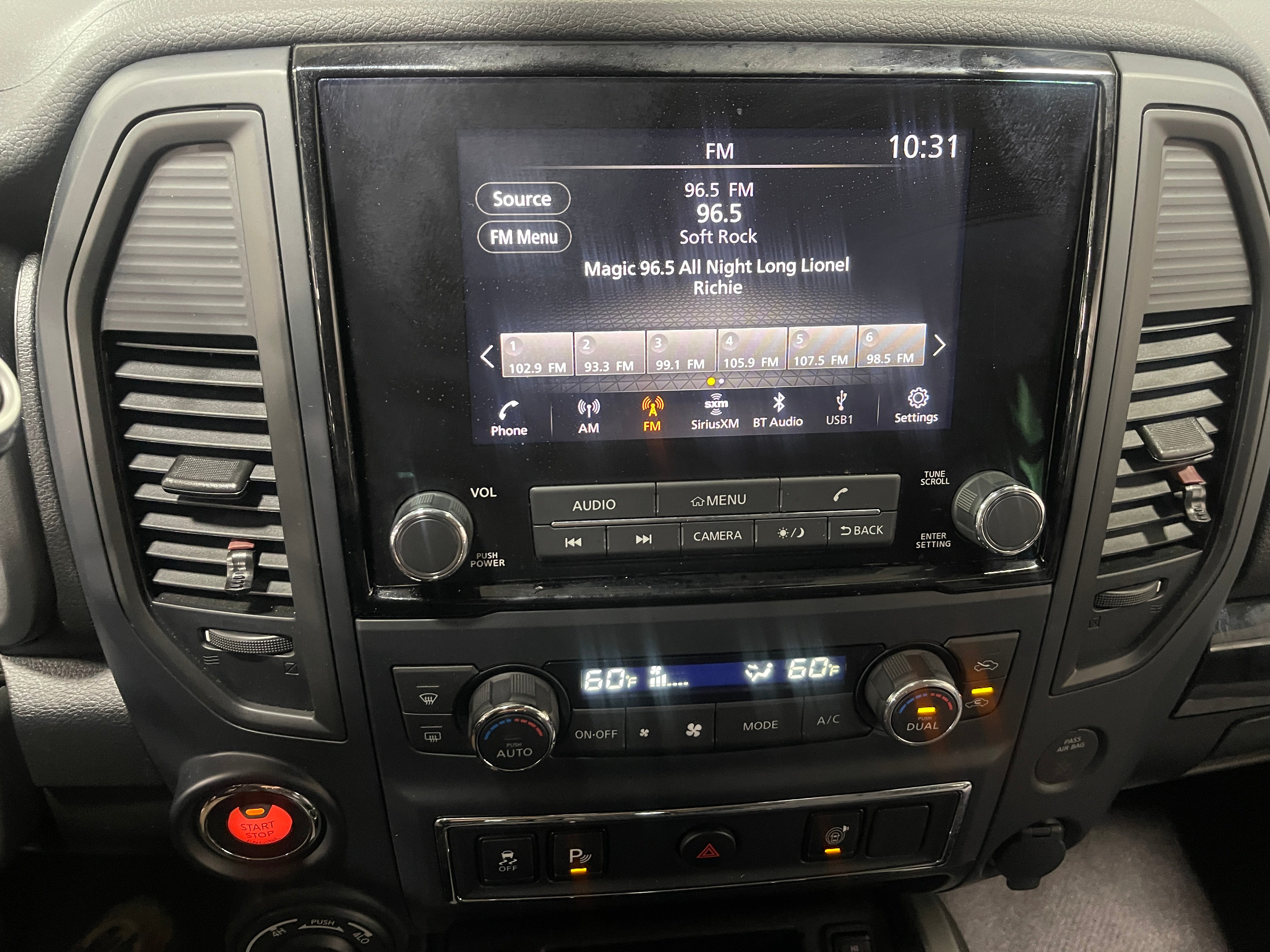 2024 Nissan Titan SV 4