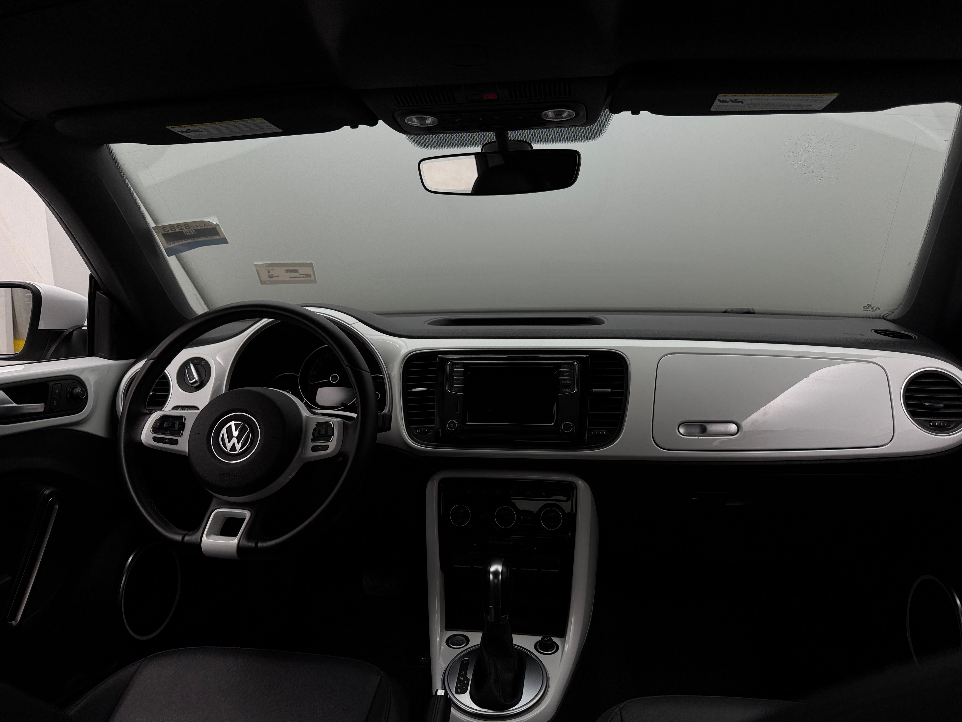 2019 Volkswagen Beetle SE 2