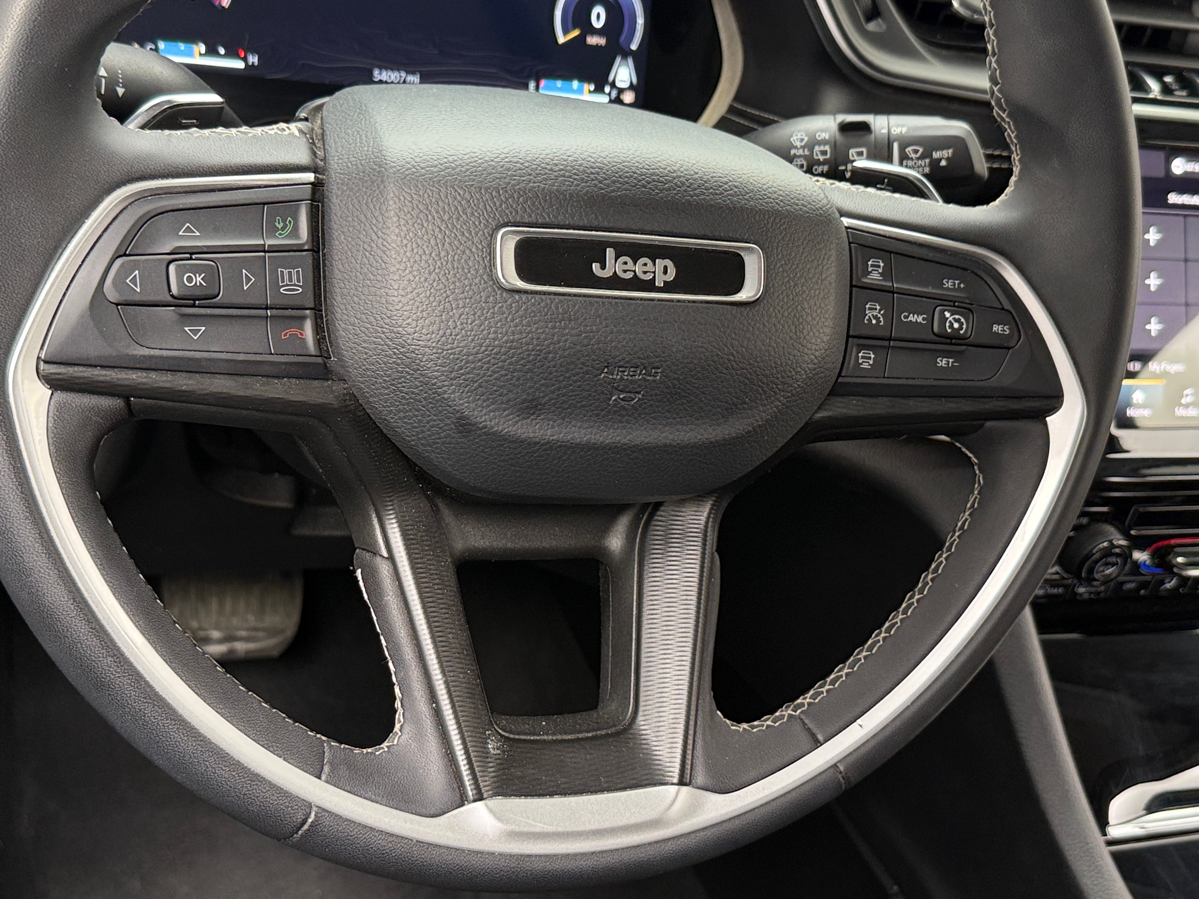 2023 Jeep Grand Cherokee L Laredo 5