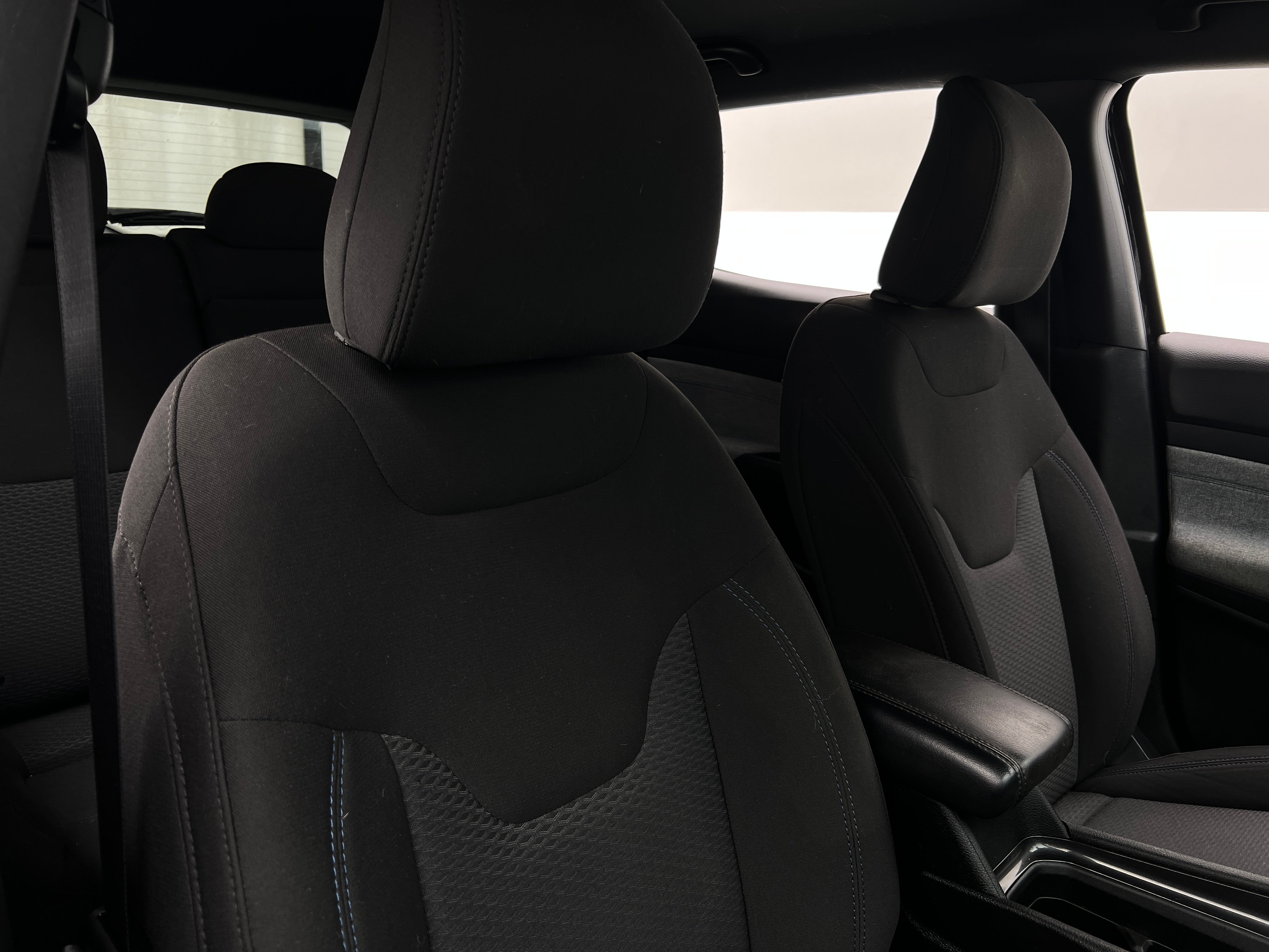 2023 Jeep Compass Base 2
