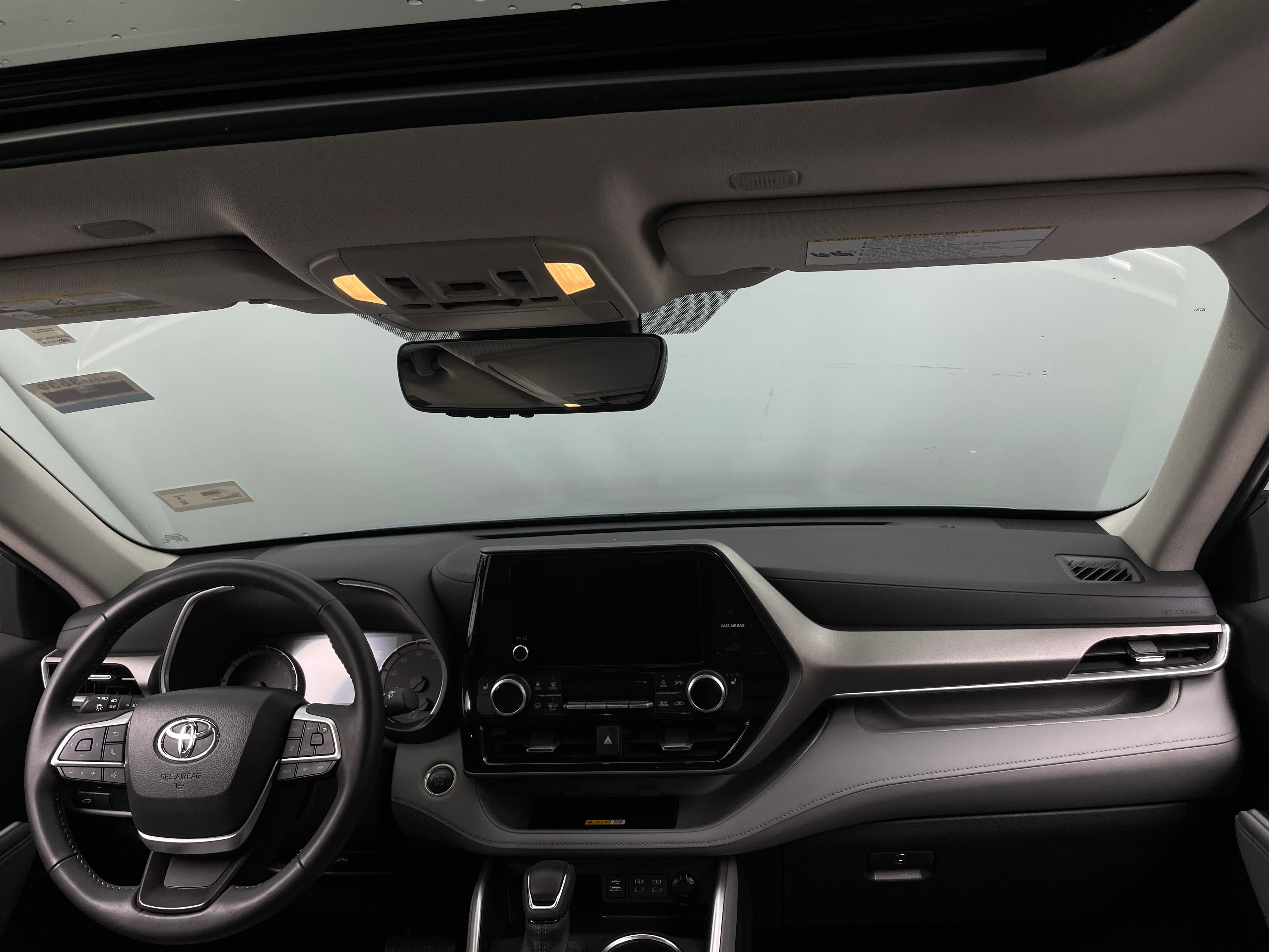 2024 Toyota Highlander XLE 2