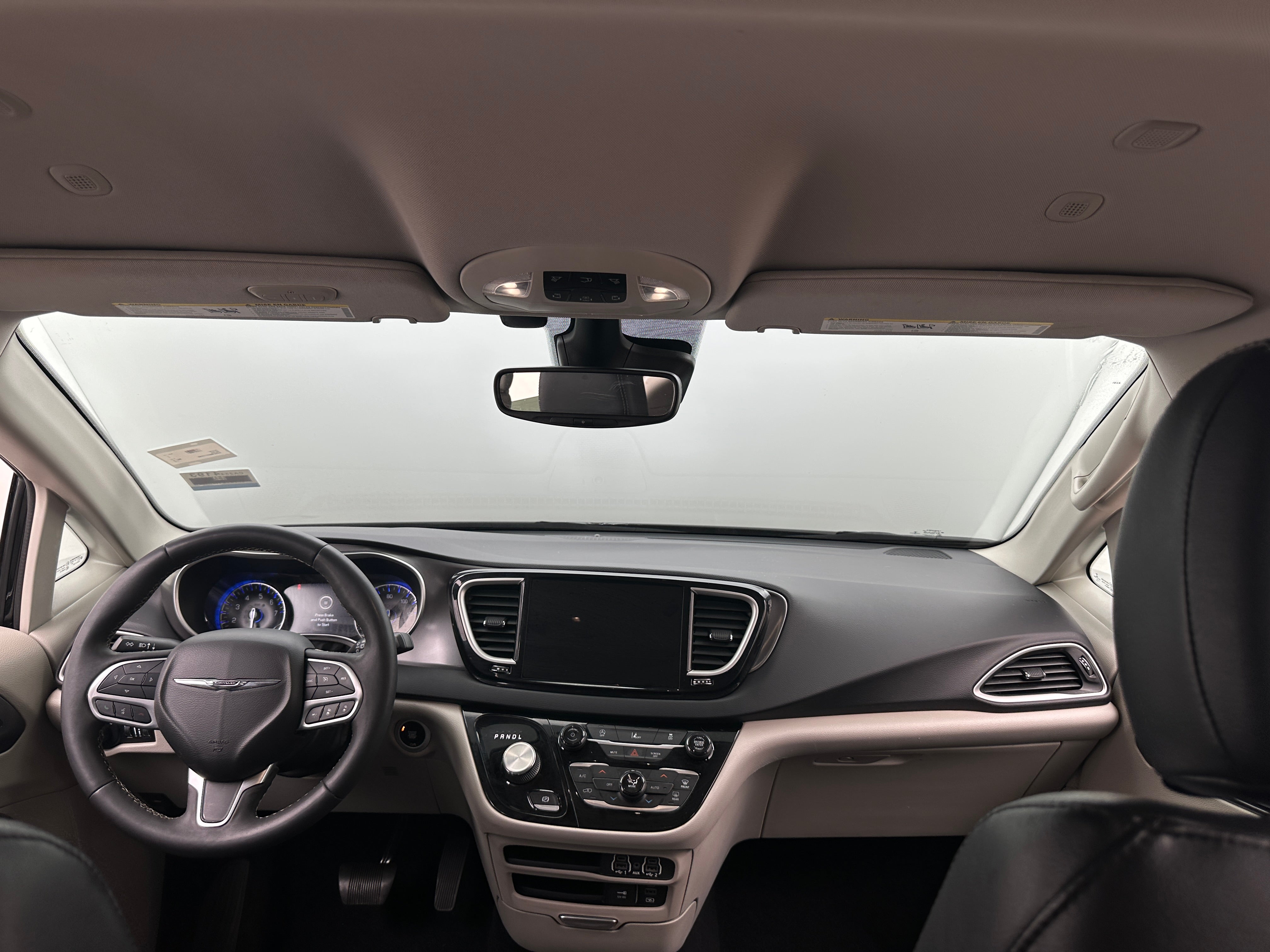 2022 Chrysler Pacifica Touring L 2