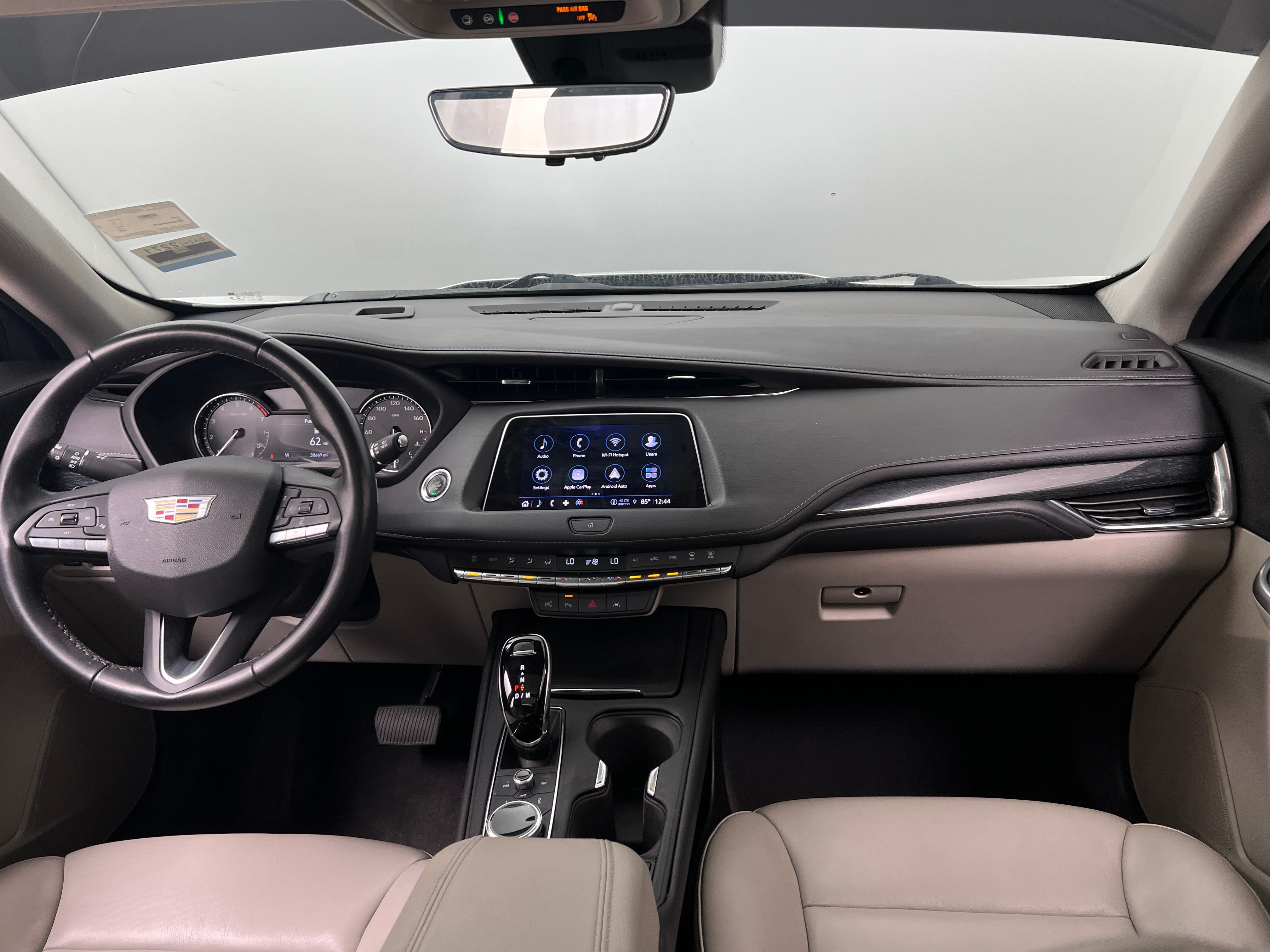 2022 Cadillac XT4 Premium Luxury 2