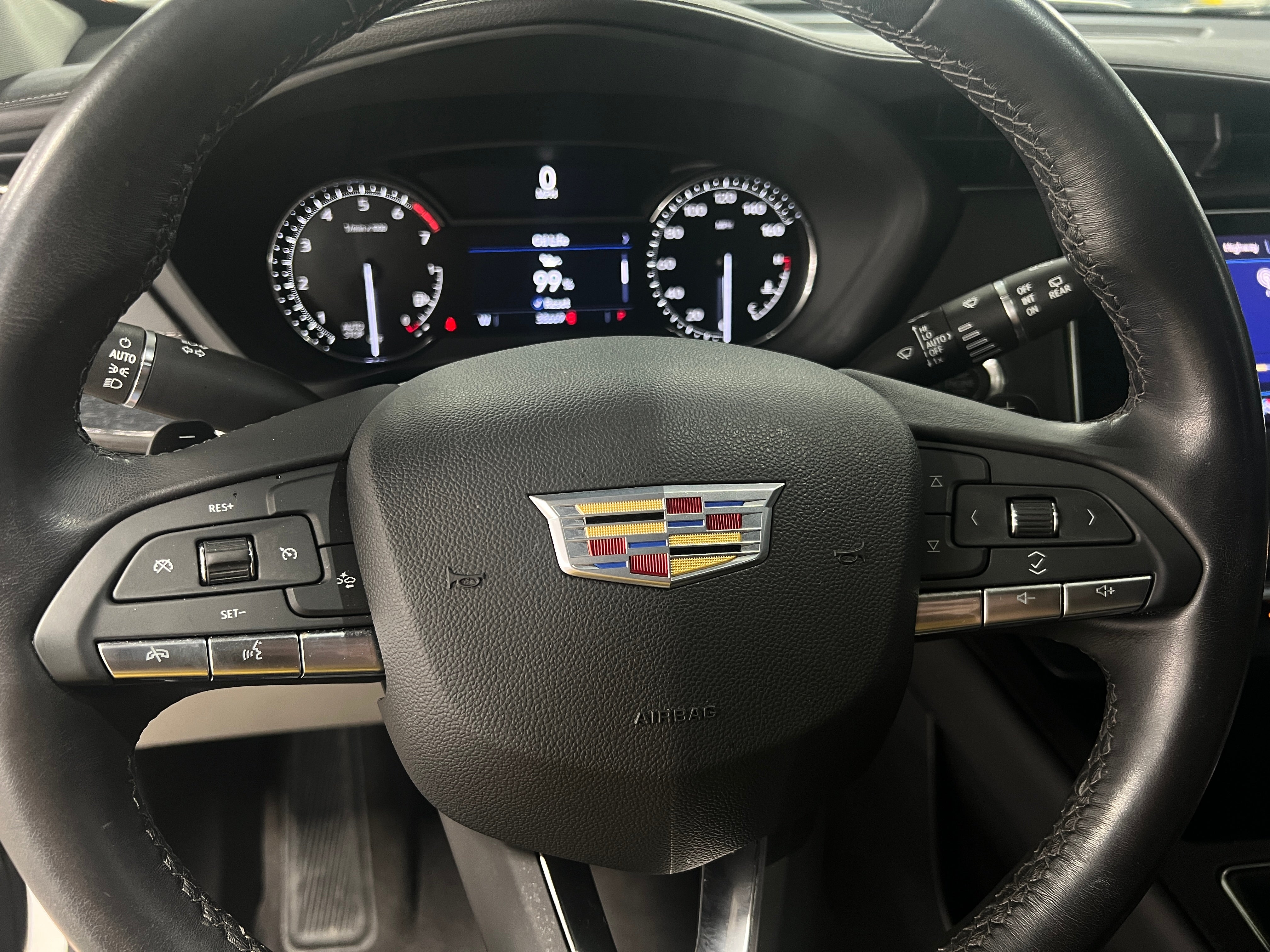 2022 Cadillac XT4 Premium Luxury 4