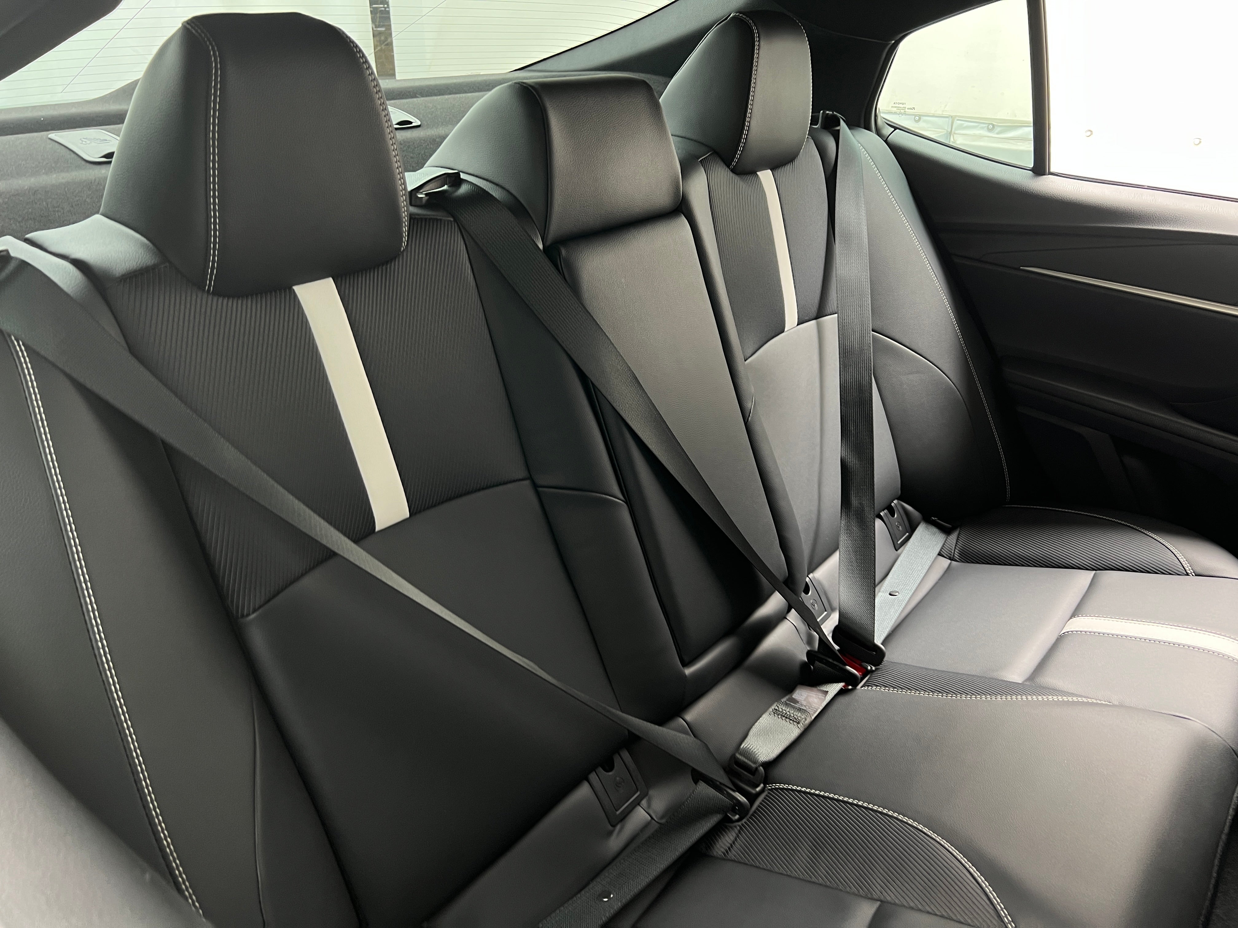 2025 Toyota Camry SE 6