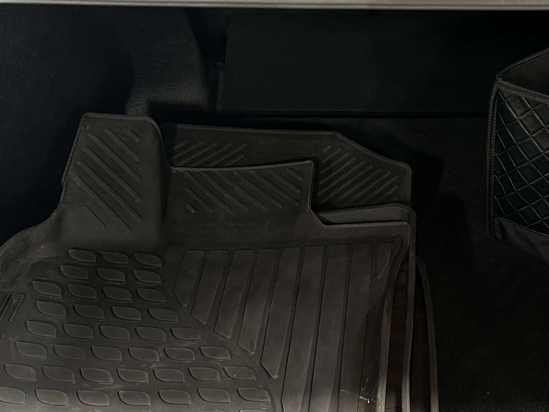 2025 Toyota Camry SE 7