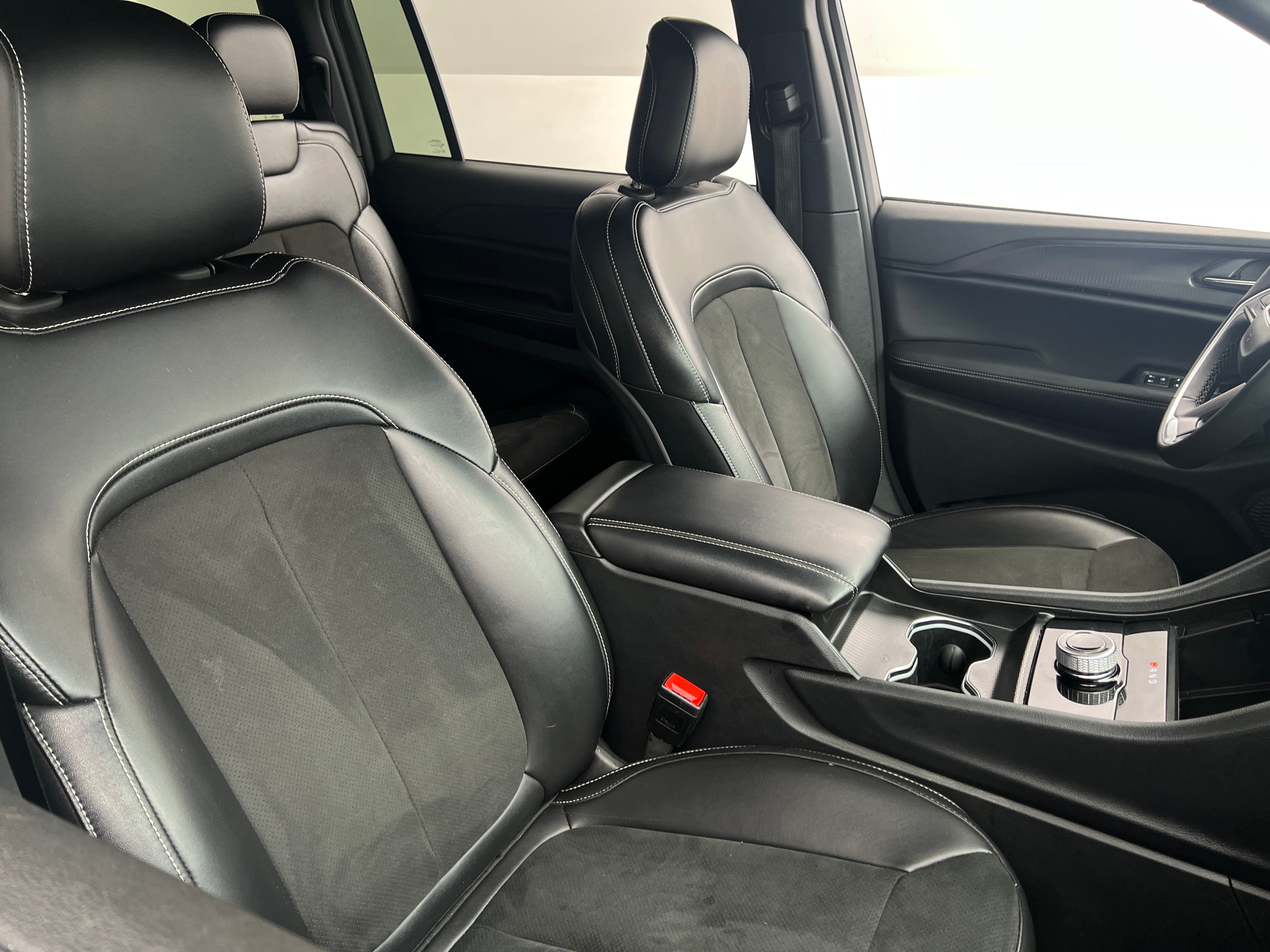 Thumbnail: 2024 Jeep Grand Cherokee L - 2