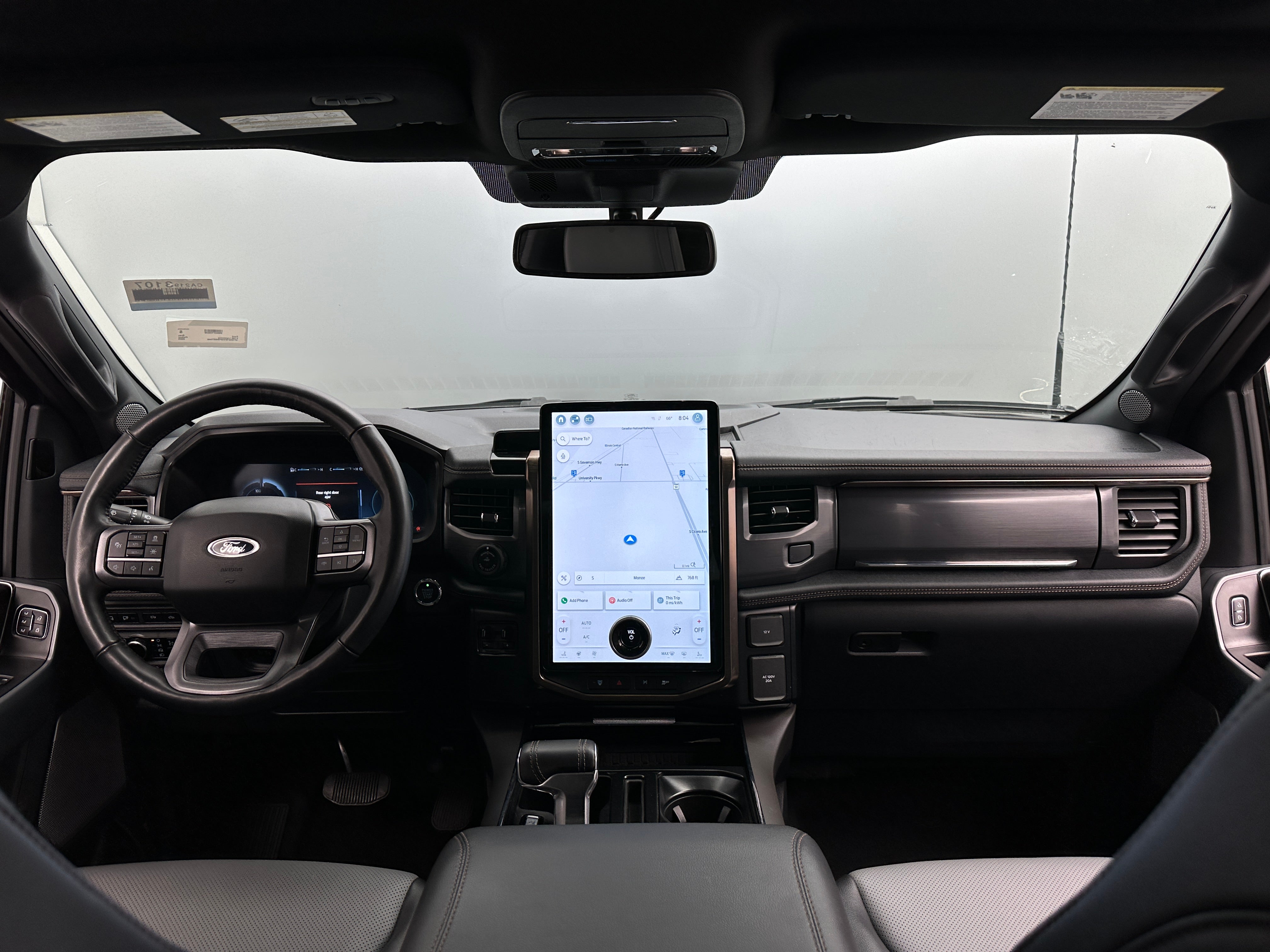 2023 Ford F-150 Lightning Lariat 2