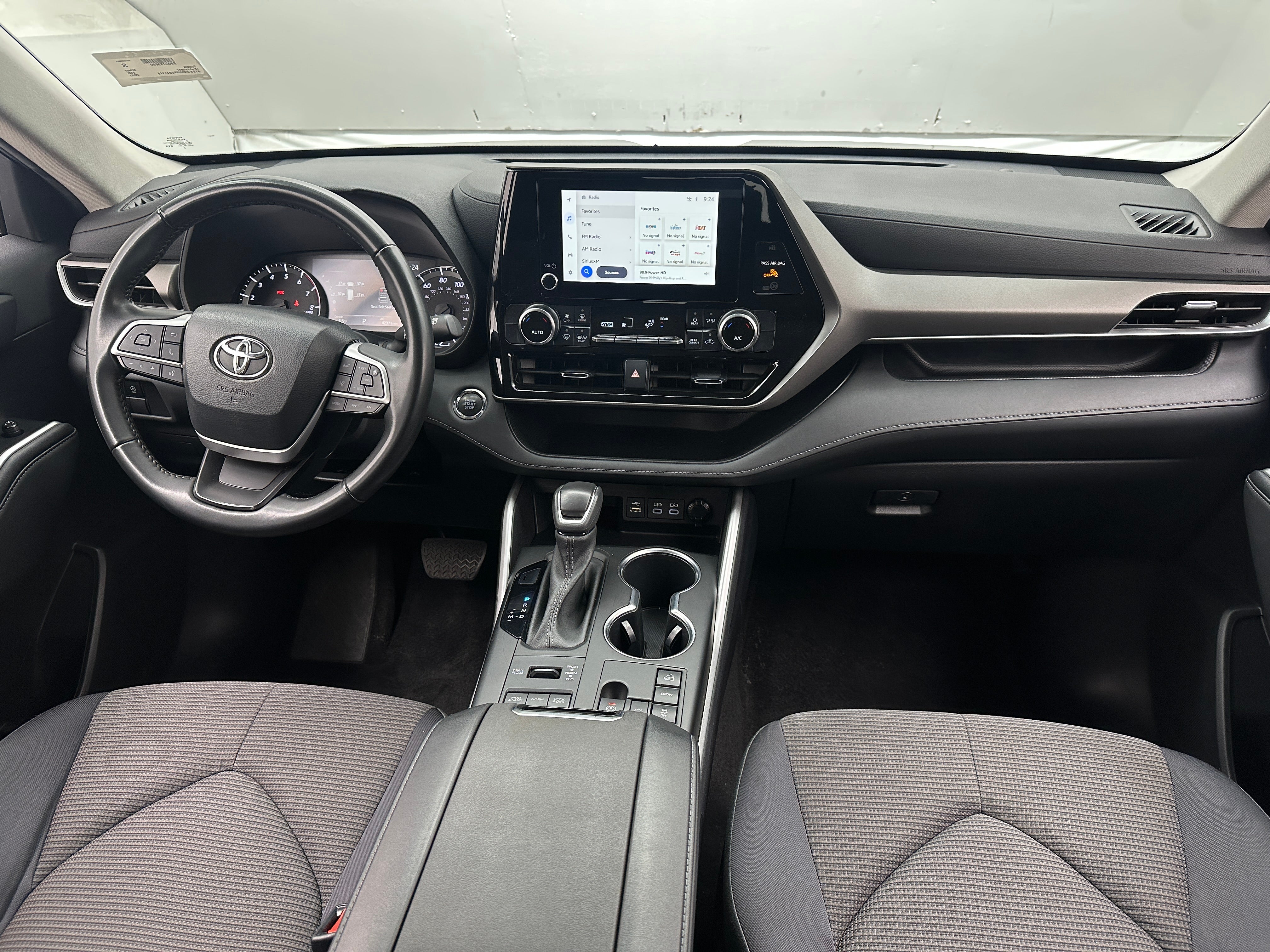 2023 Toyota Highlander LE 3