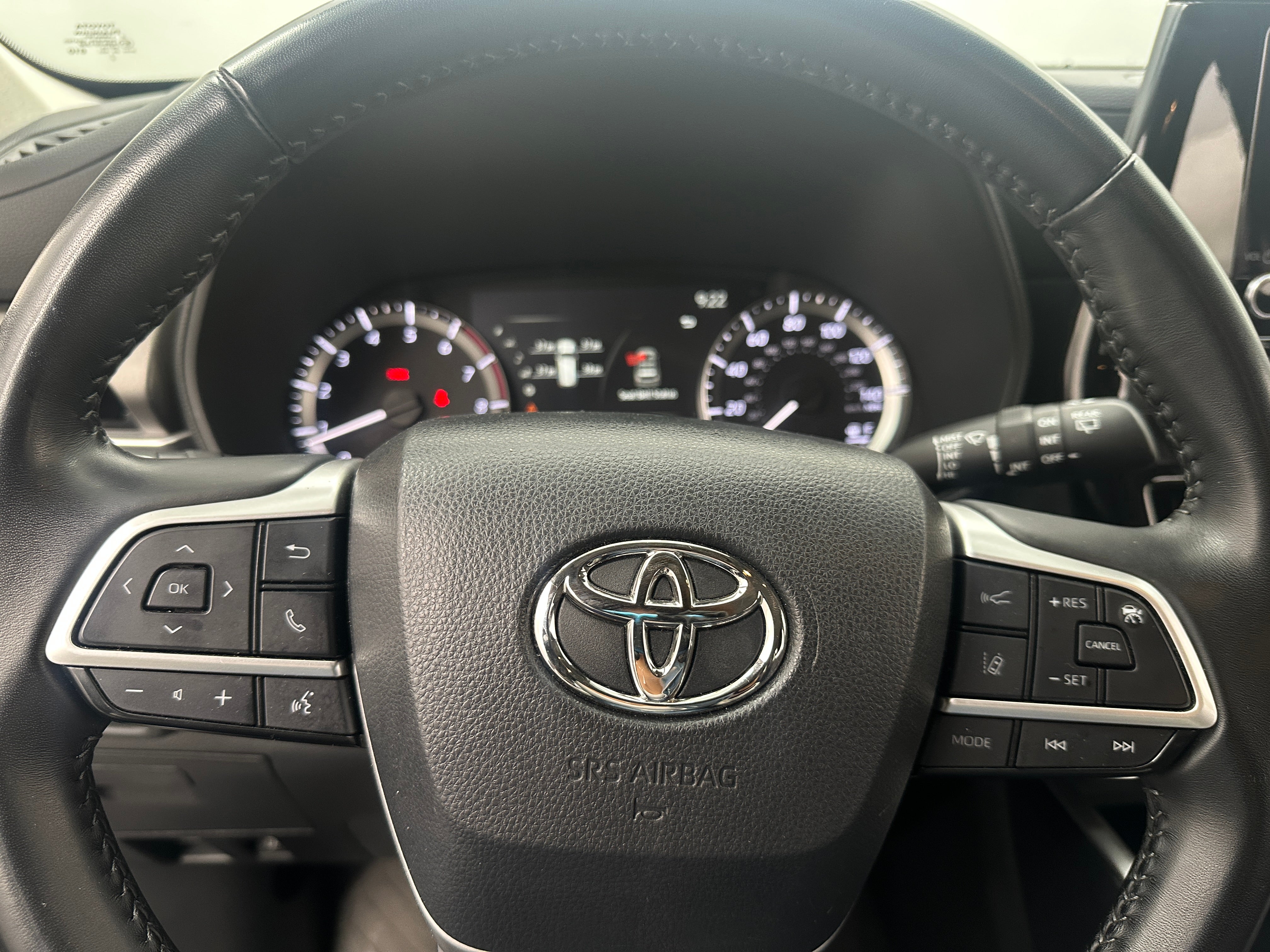 2023 Toyota Highlander LE 5