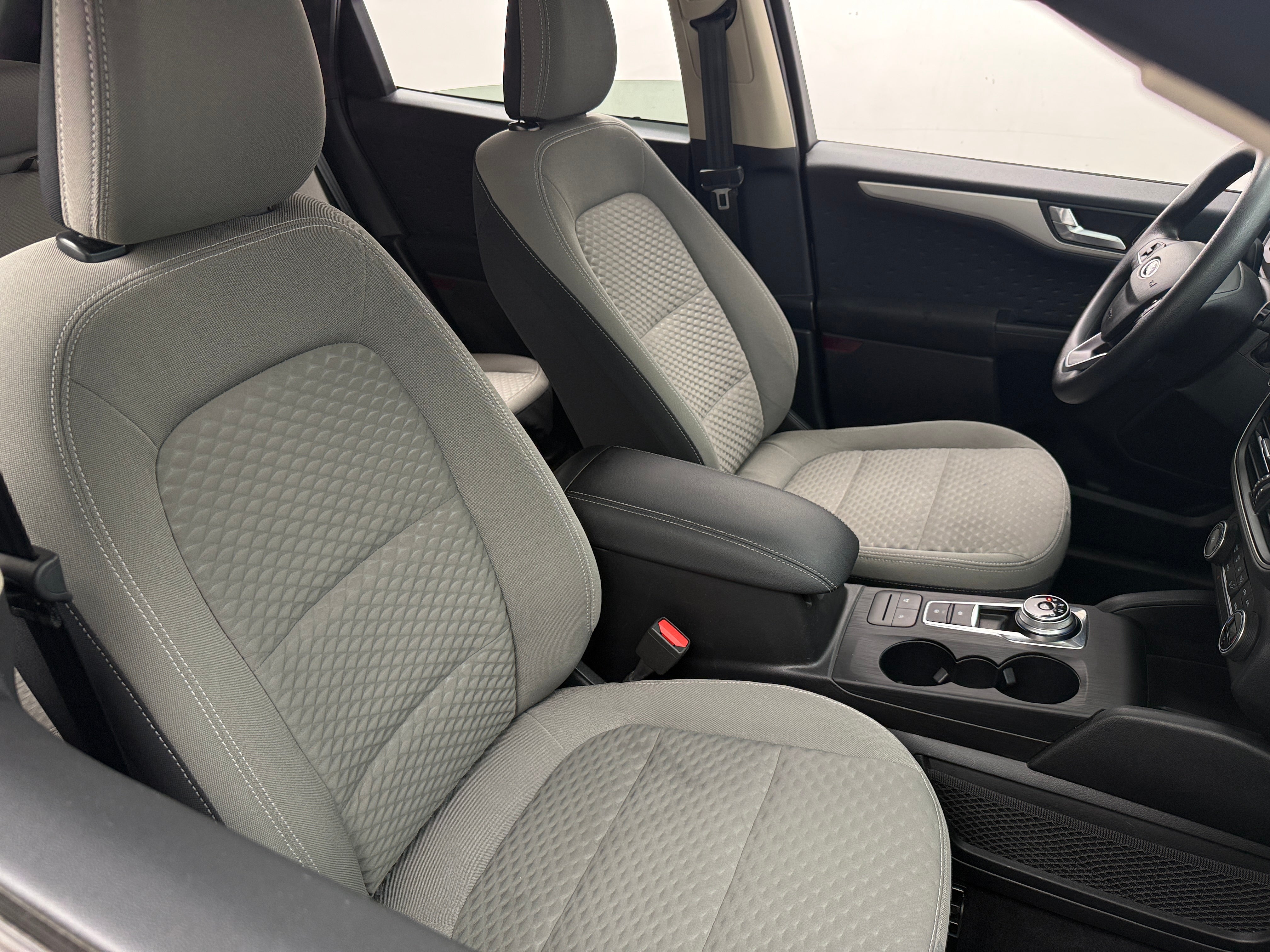 2020 Ford Escape SE 2