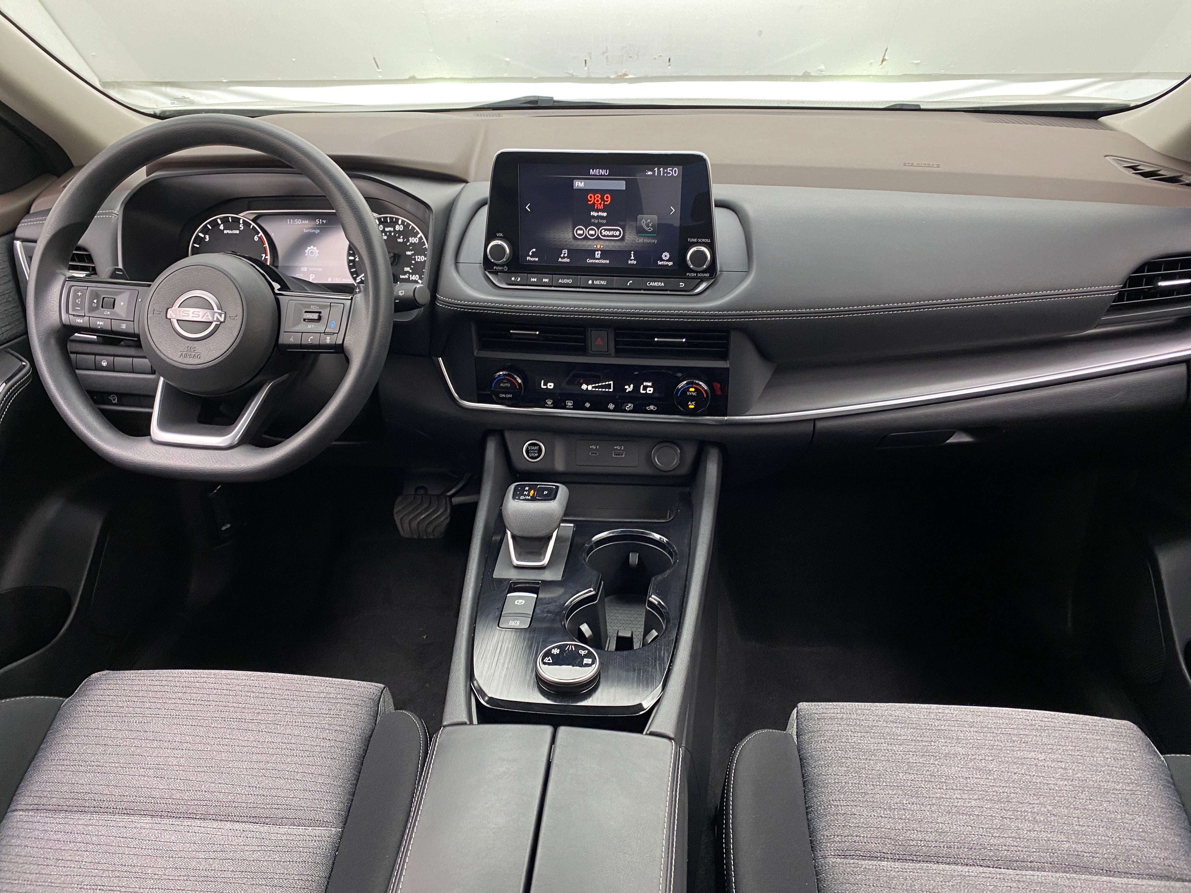 2023 Nissan Rogue SV 3