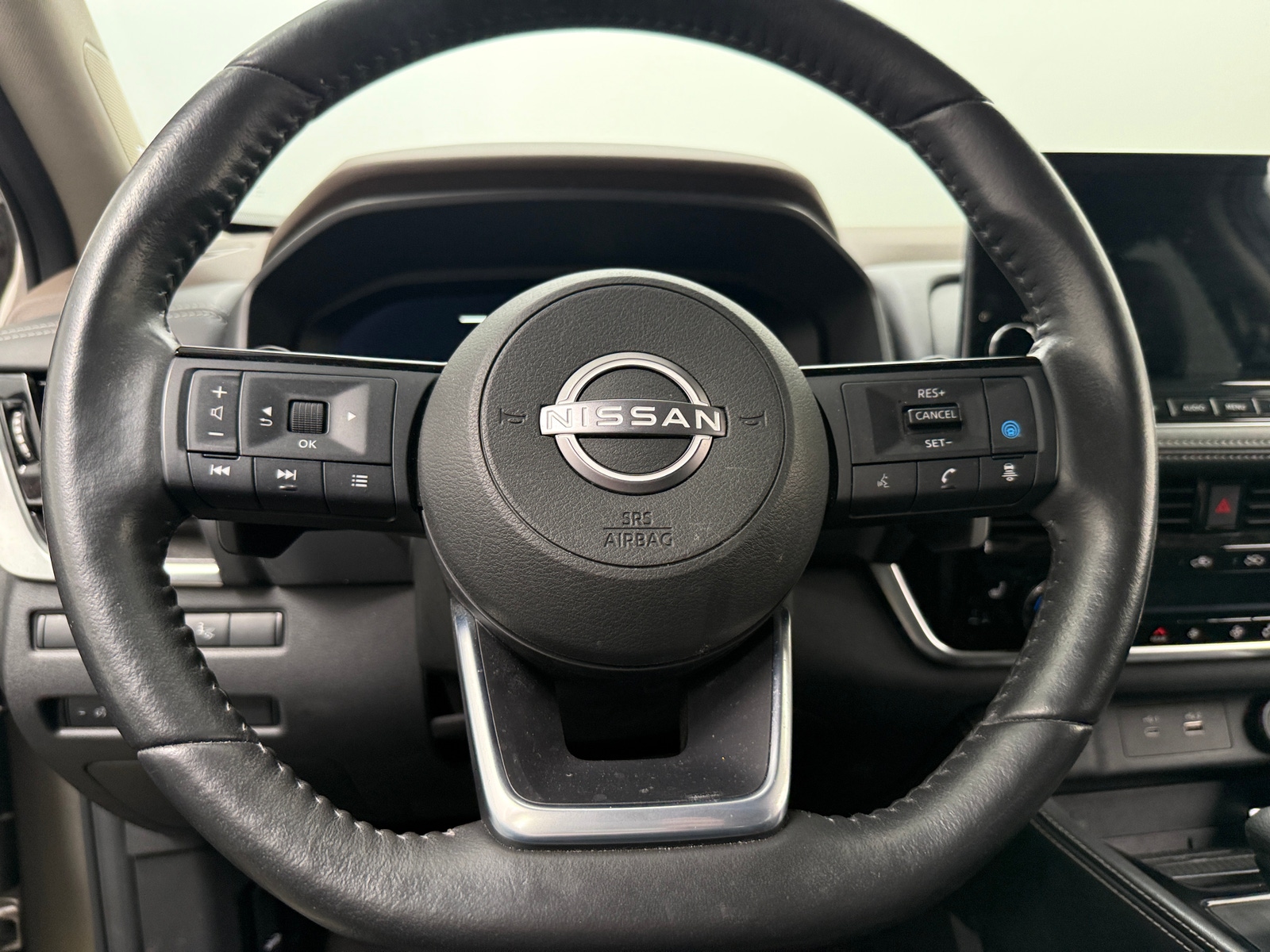 Thumbnail: 2022 Nissan Rogue - 4