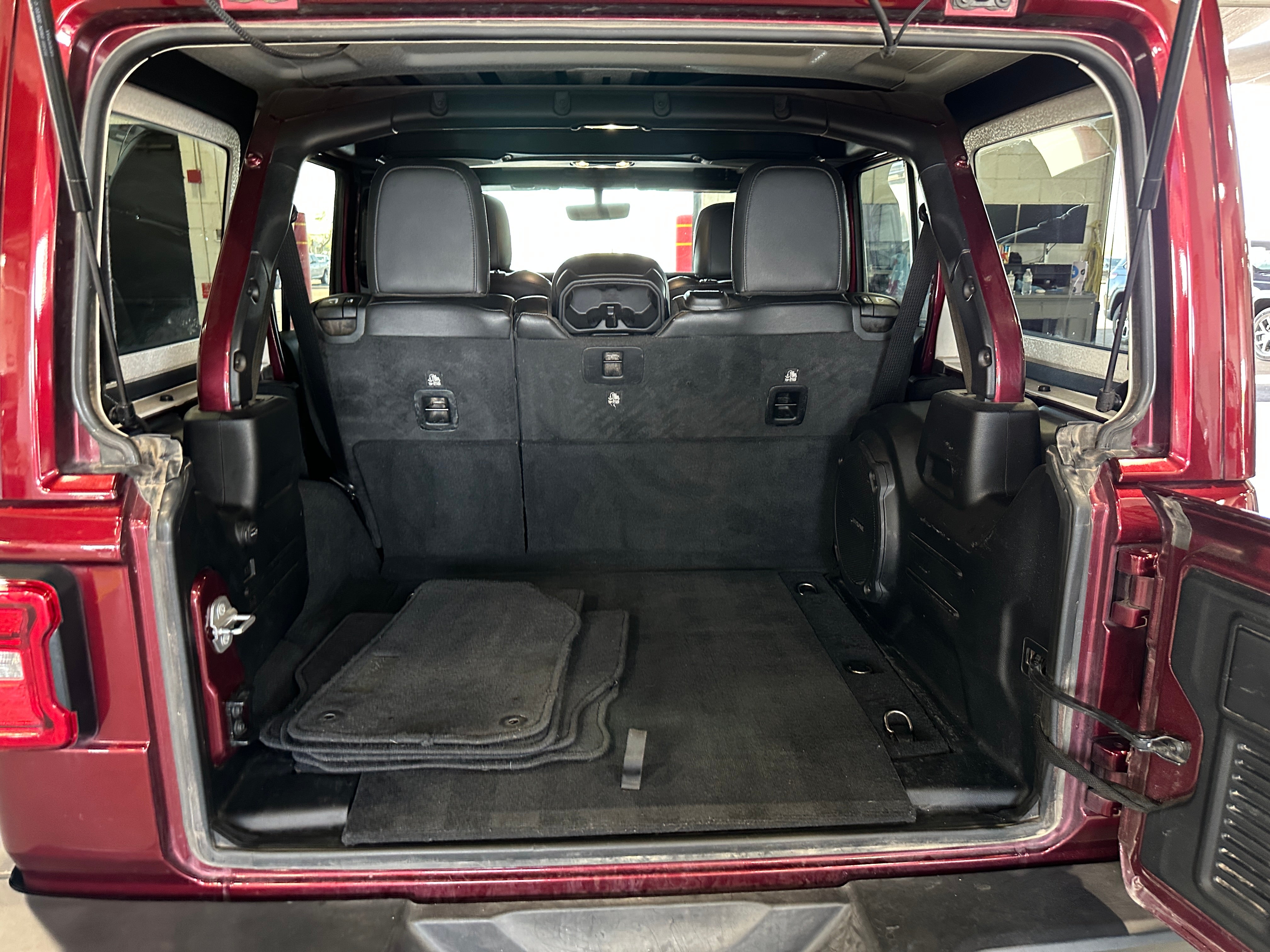 2021 Jeep Wrangler Unlimited Sahara 6