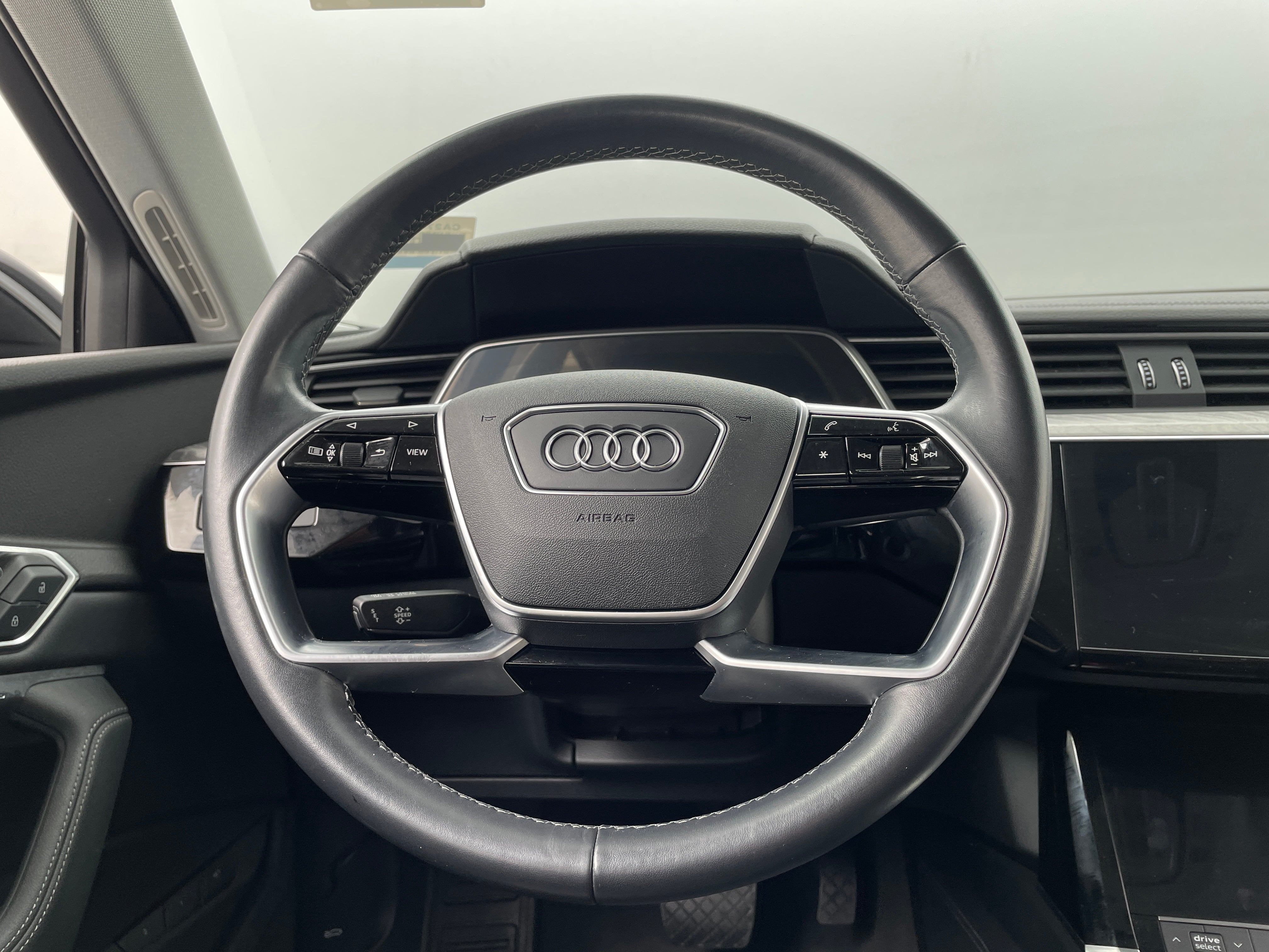 2021 Audi e-tron Premium 4