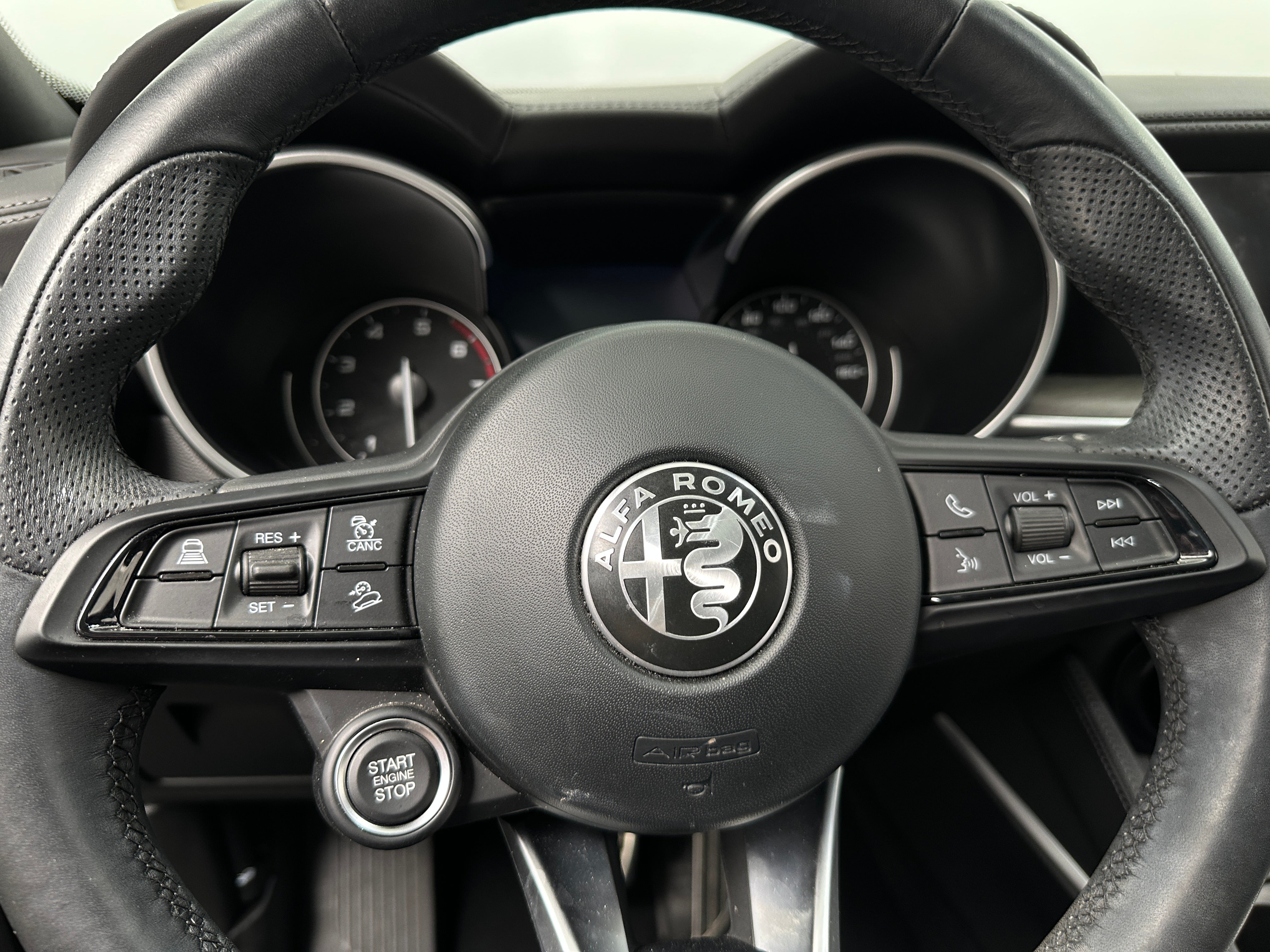 2022 Alfa Romeo Stelvio Ti 4