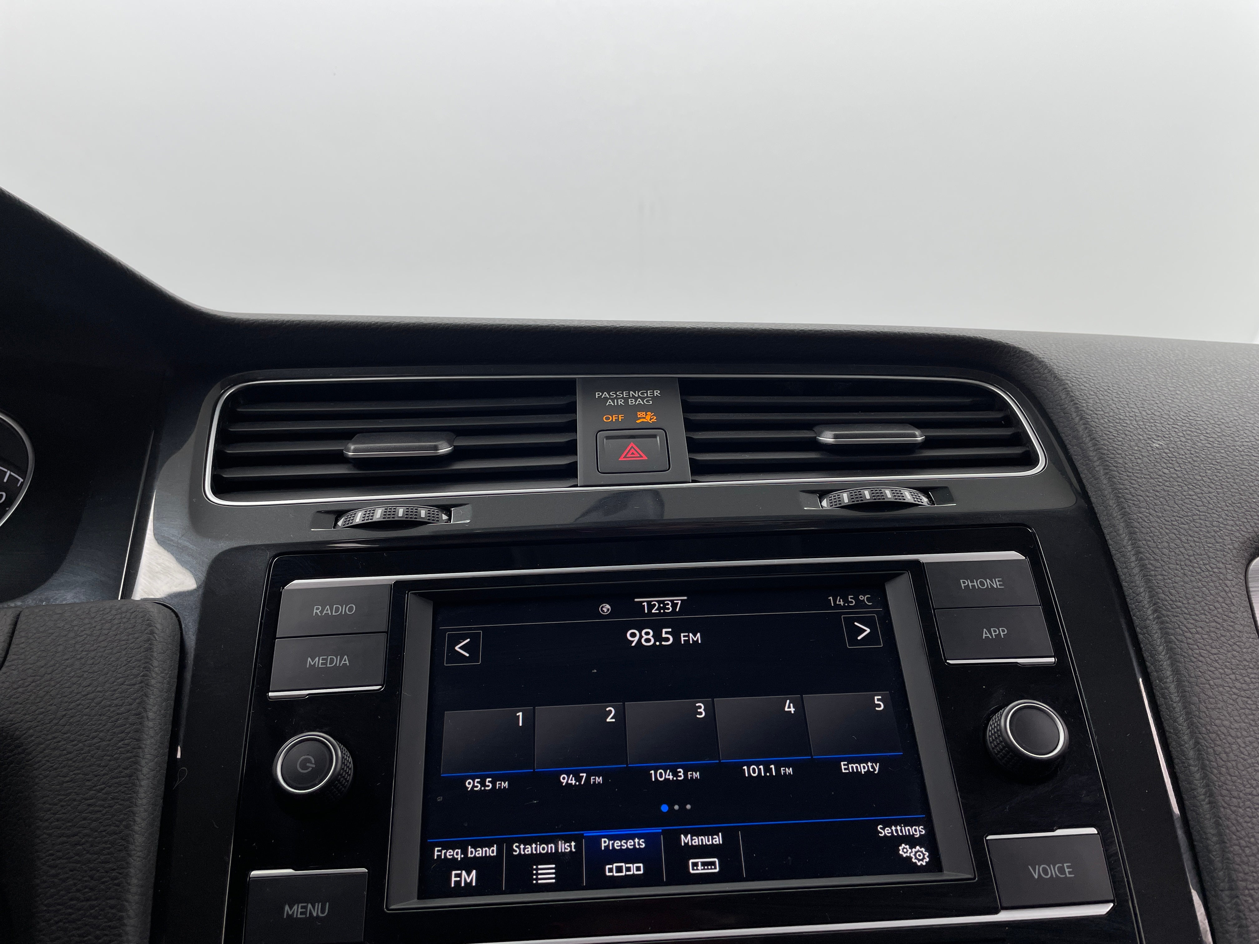 2021 Volkswagen Golf S 3