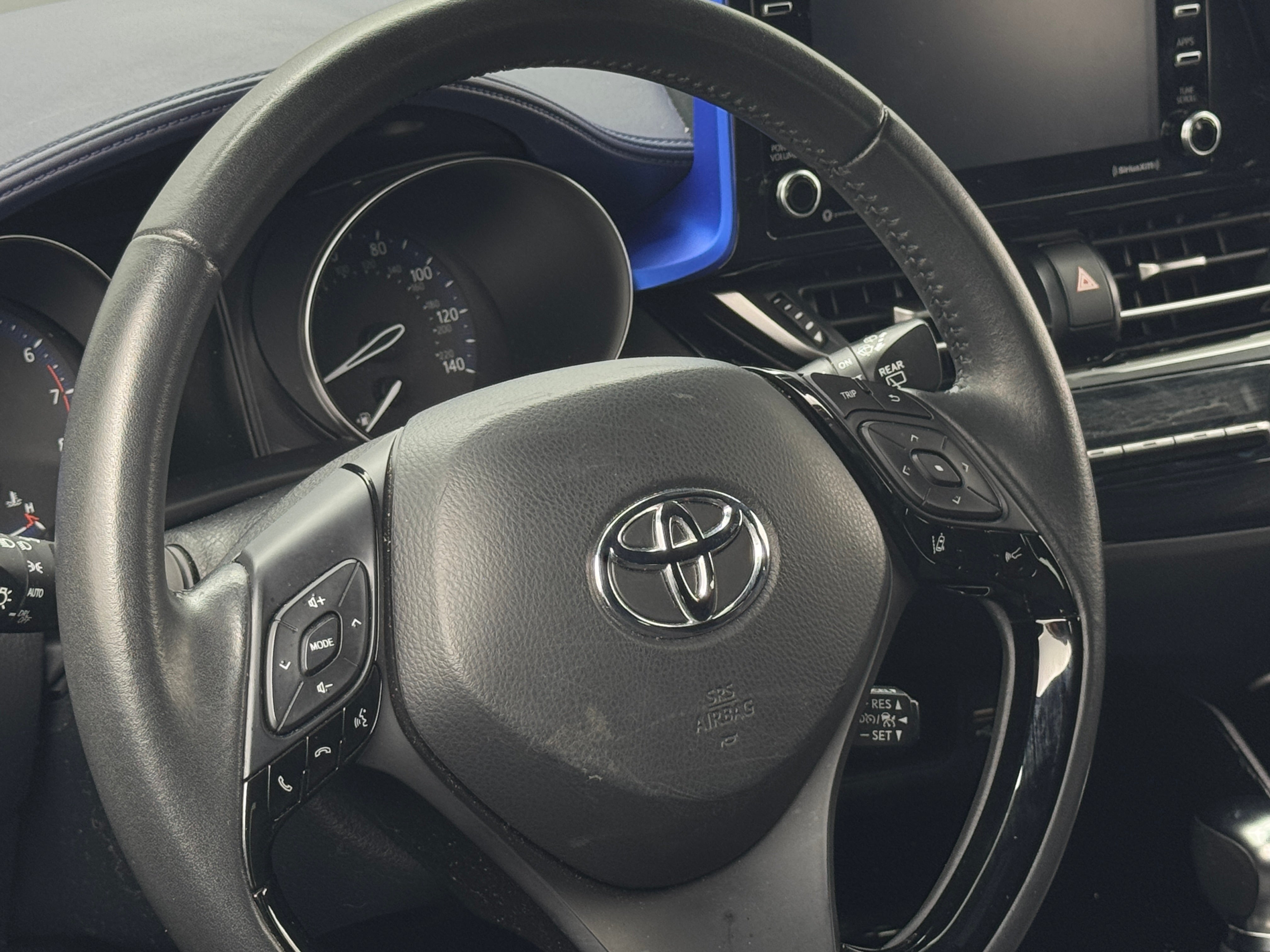 2021 Toyota C-HR XLE 5