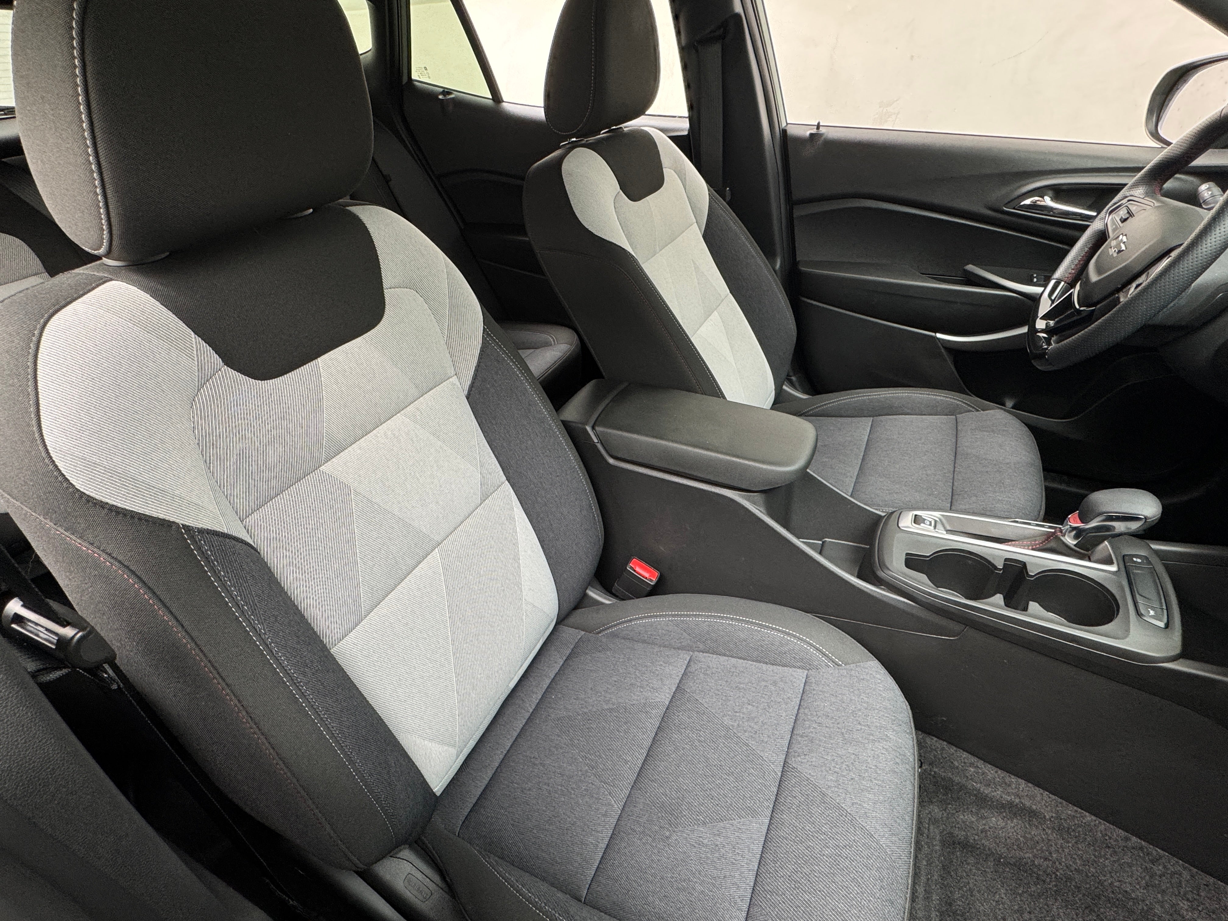 2024 Chevrolet Trax RS 2
