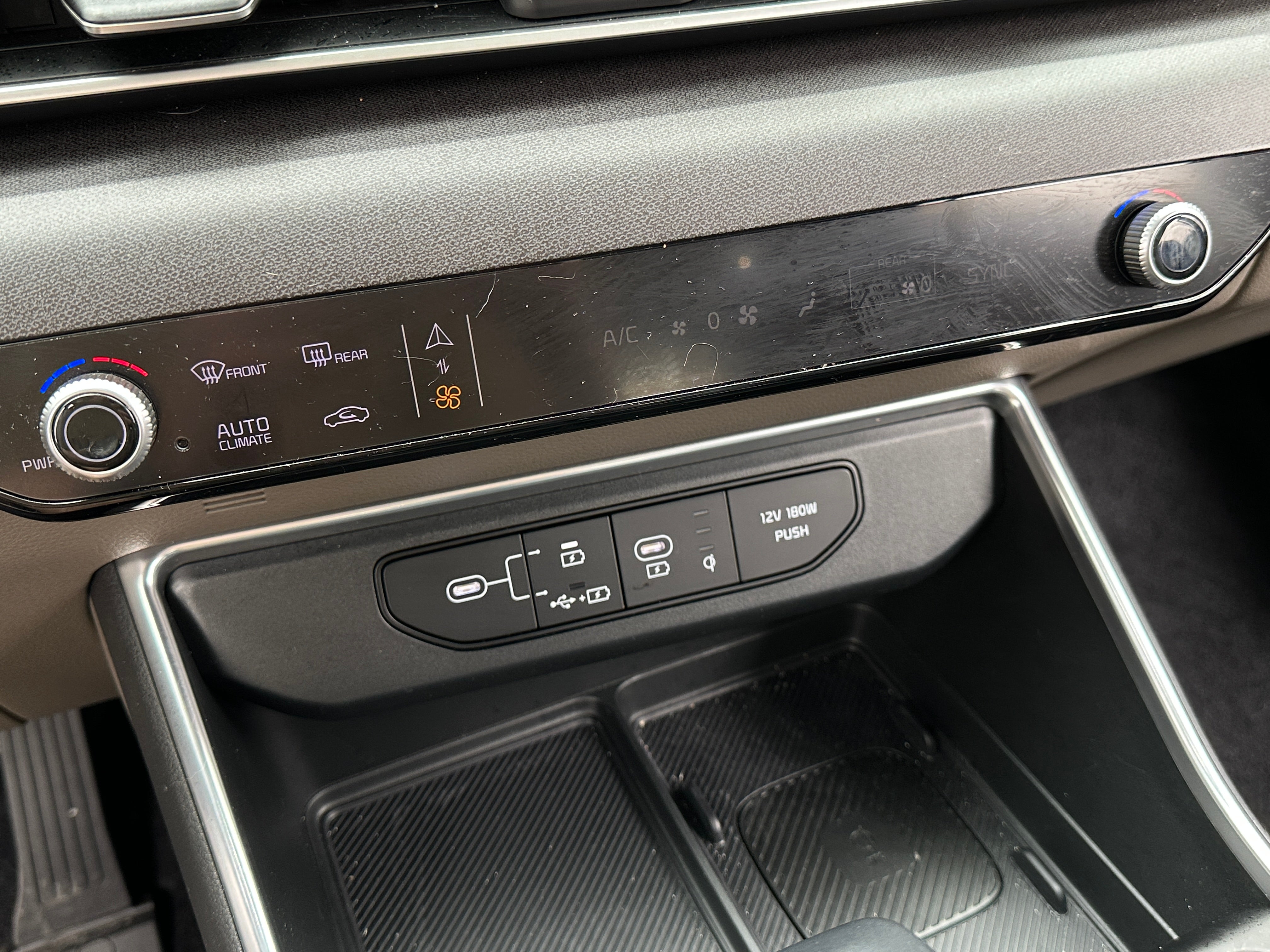 2025 Kia Carnival SX 3