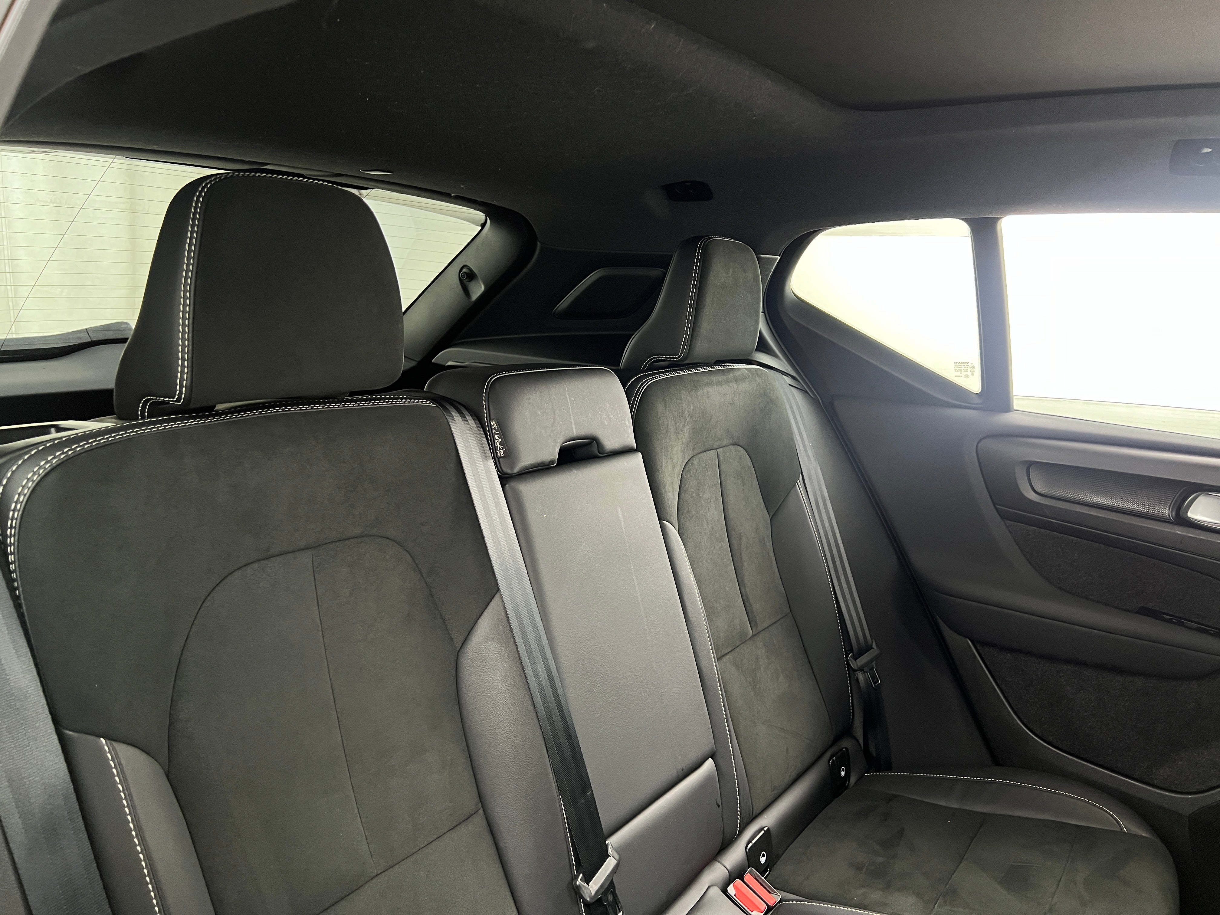 2022 Volvo XC40 T5 R-Design 5