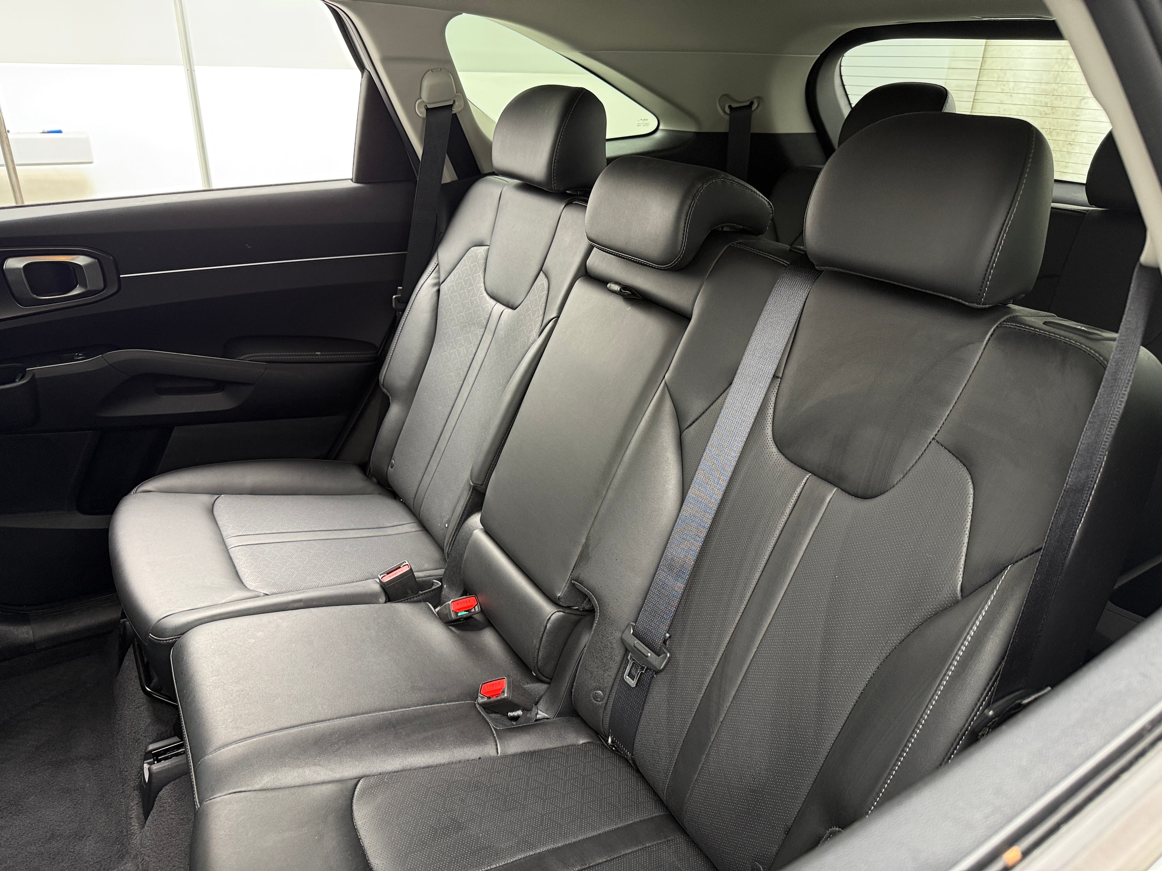 2022 Kia Sorento S 5