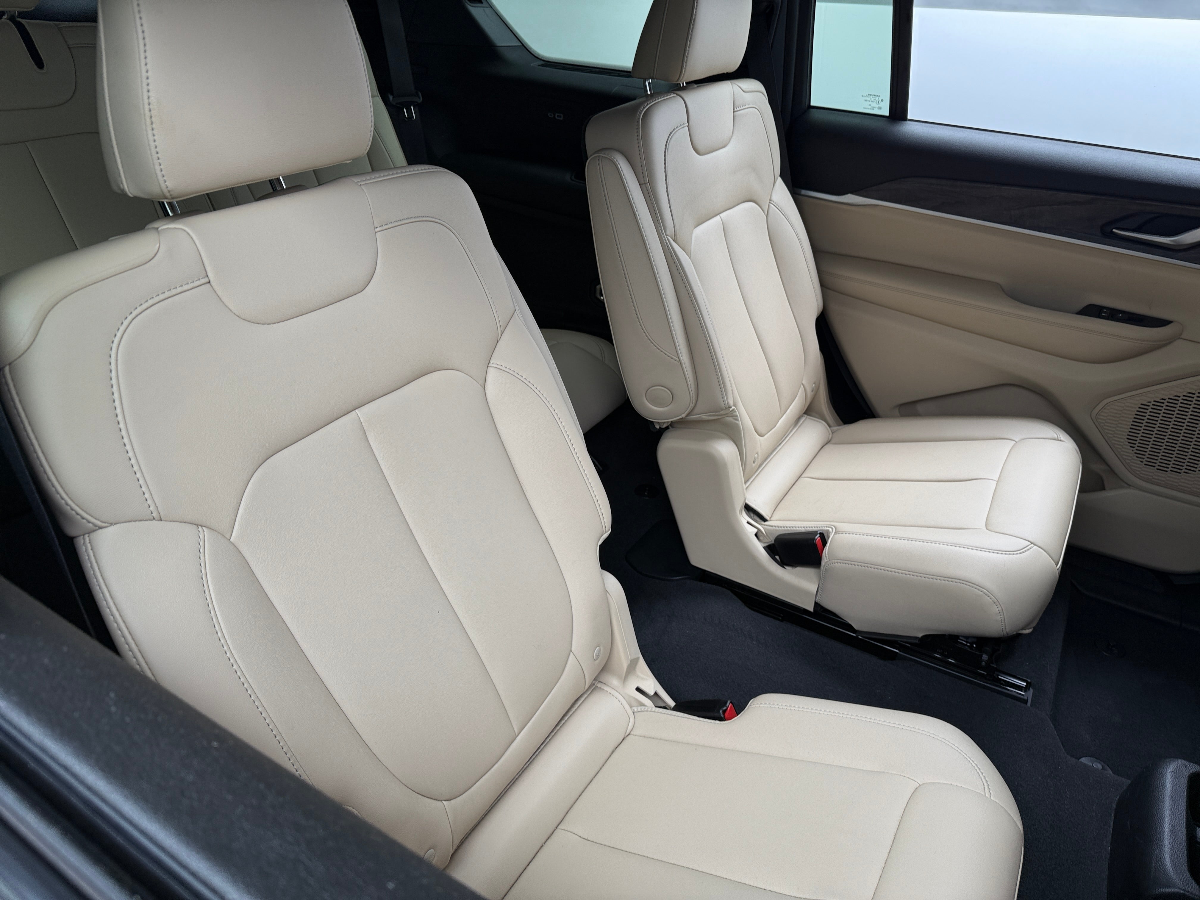 2023 Jeep Grand Cherokee L Limited Edition 5