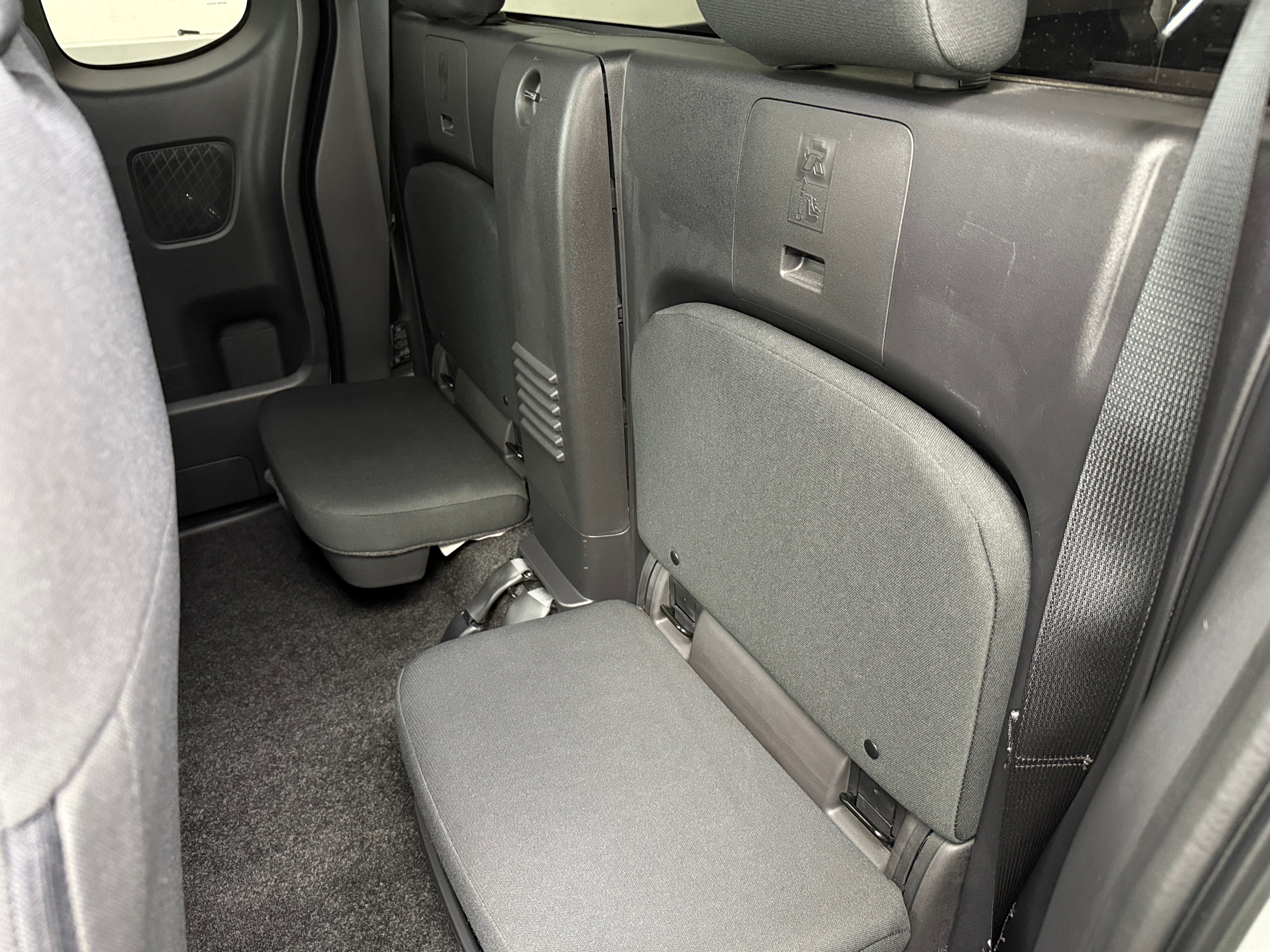 2022 Nissan Frontier S/C 6