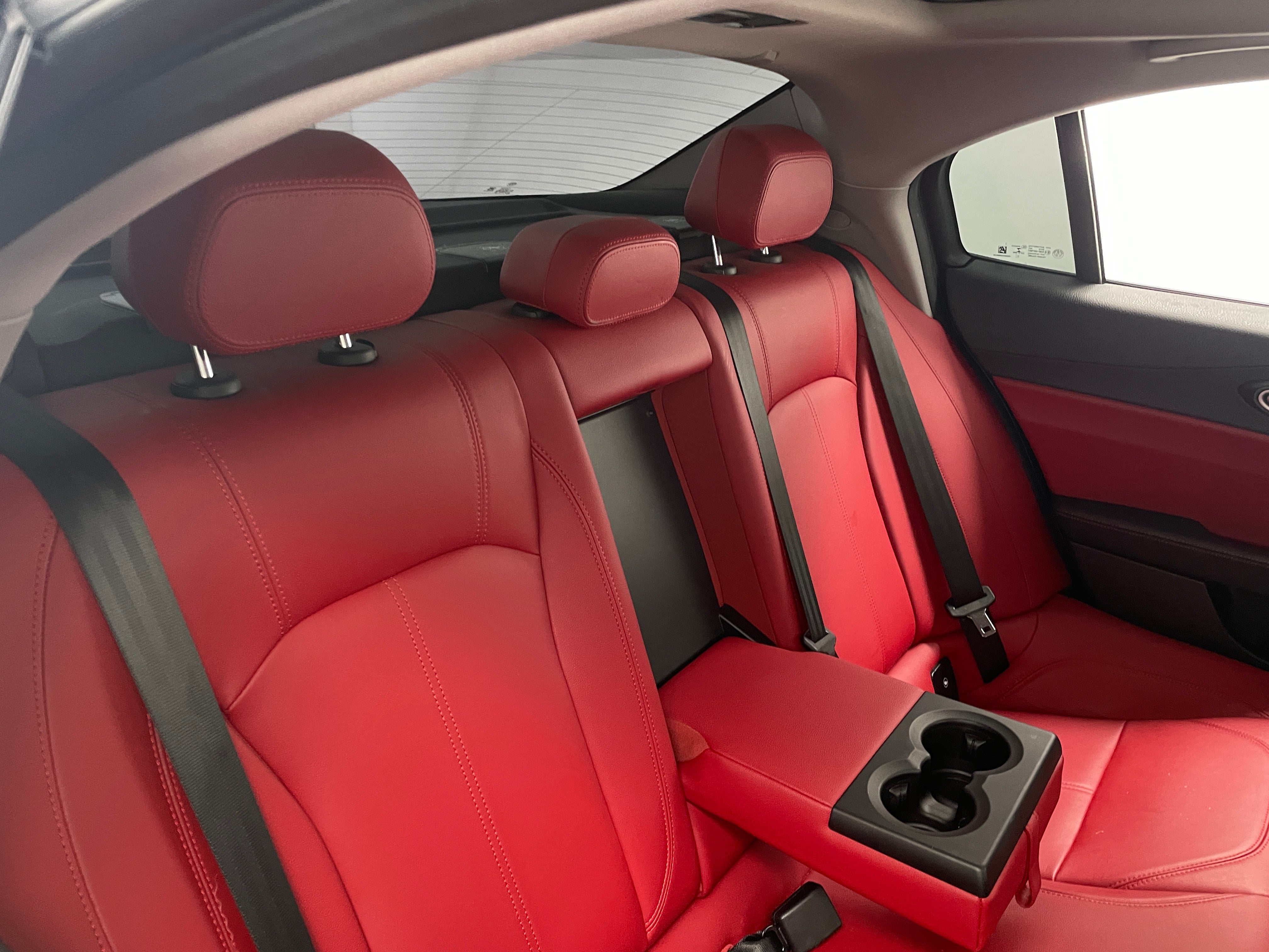 2019 Alfa Romeo Giulia Base 5