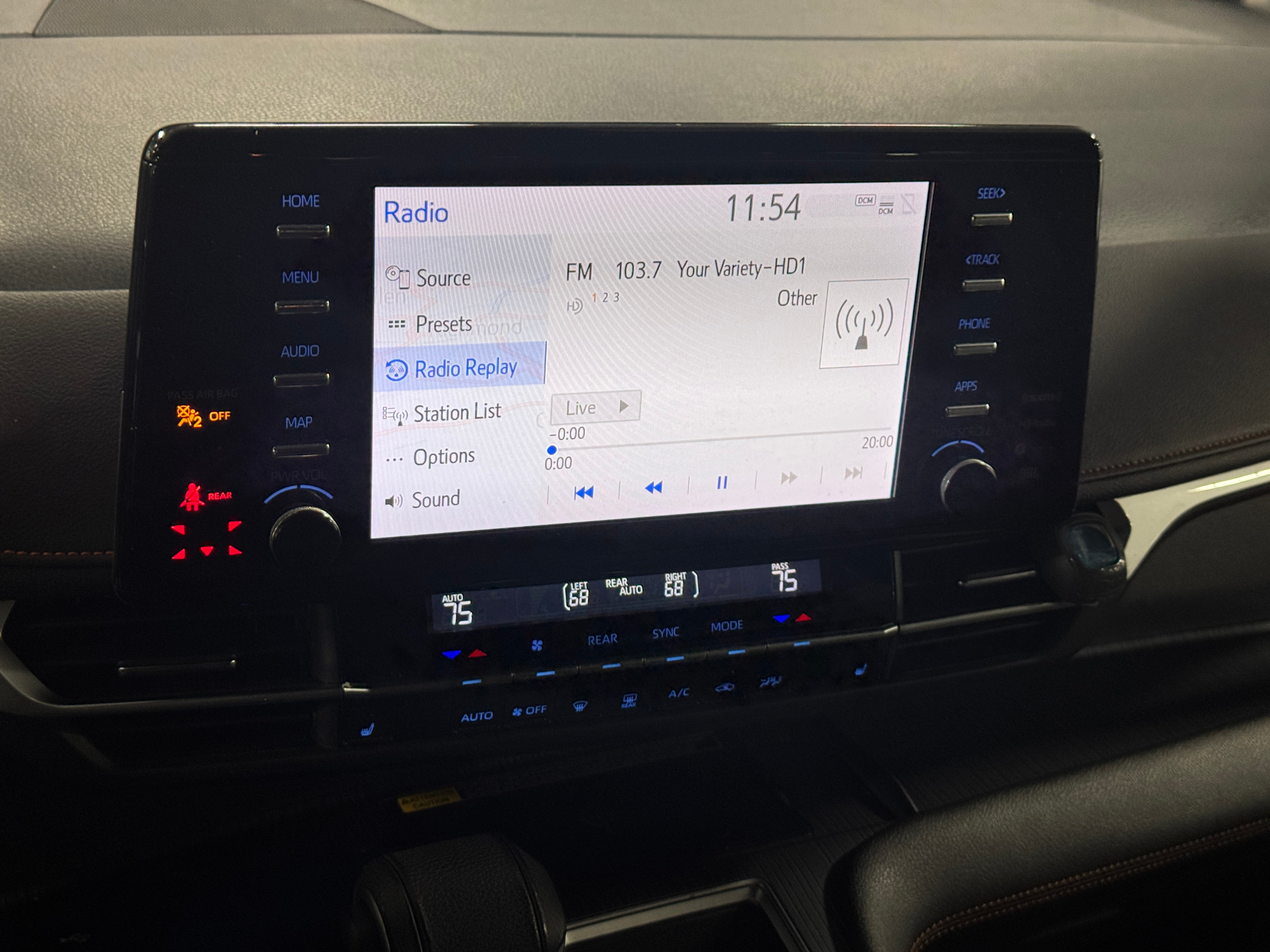 2022 Toyota Sienna XSE 3