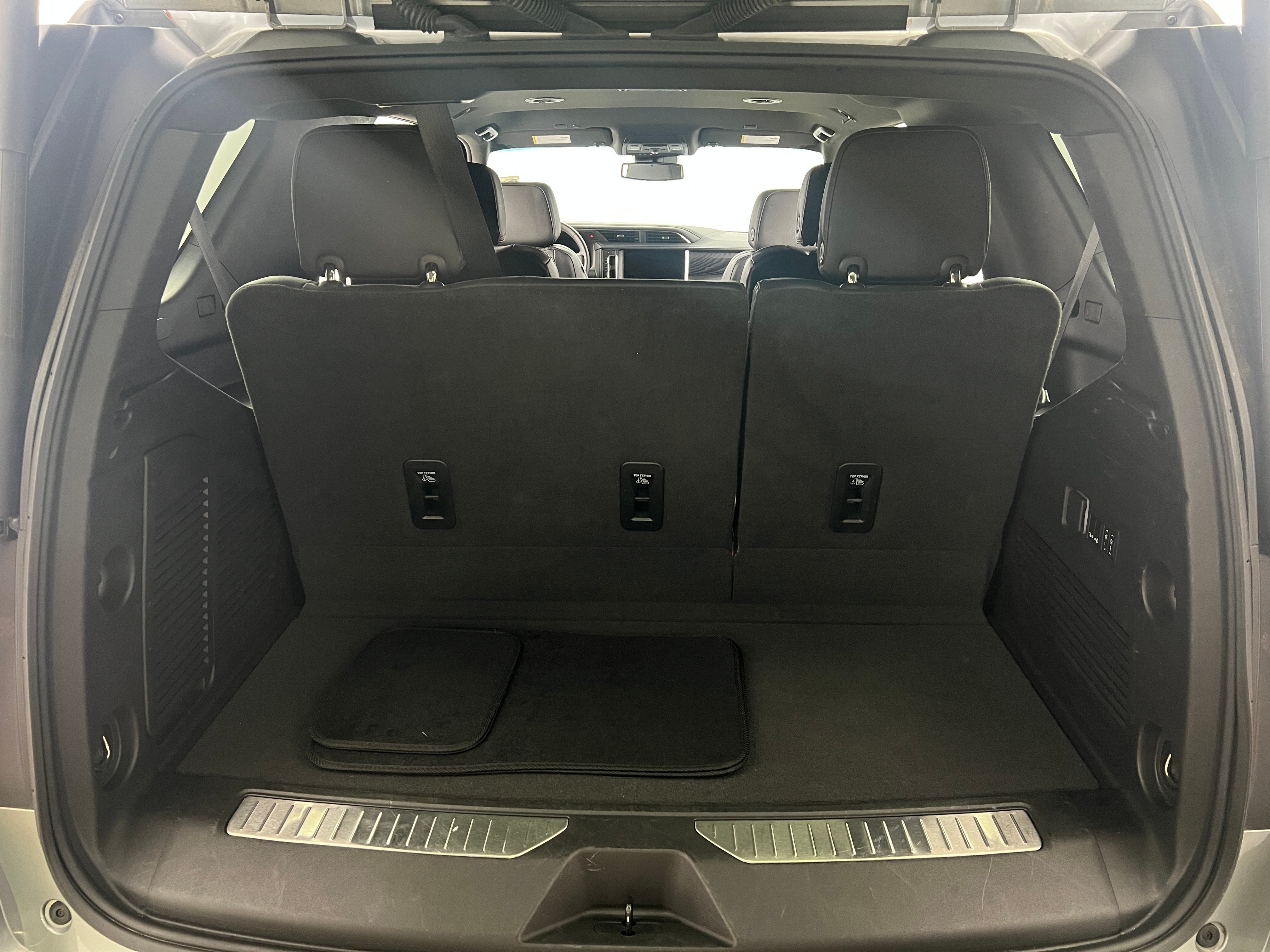2023 GMC Yukon Denali 6
