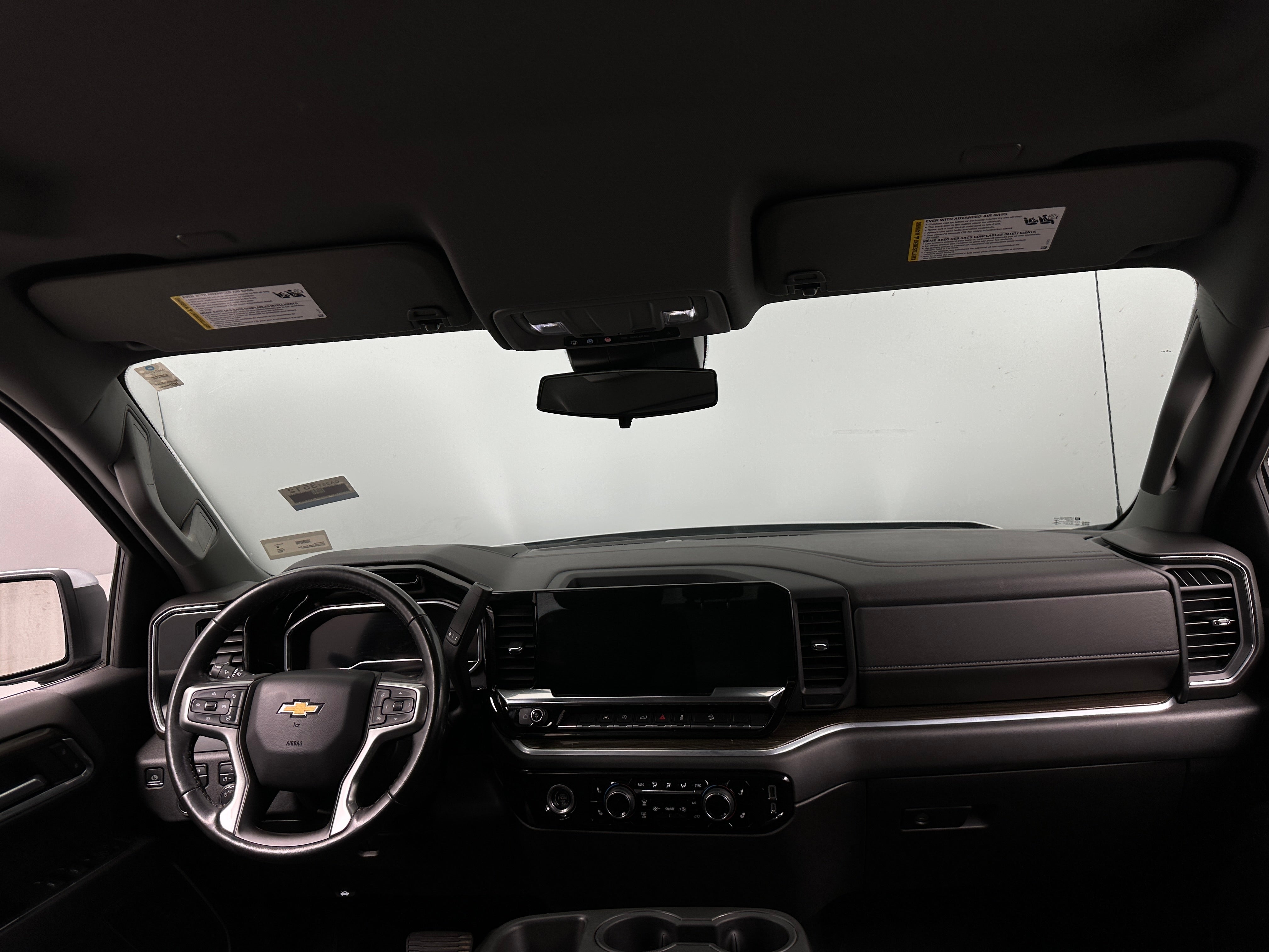 2022 Chevrolet Silverado 1500 LT 3