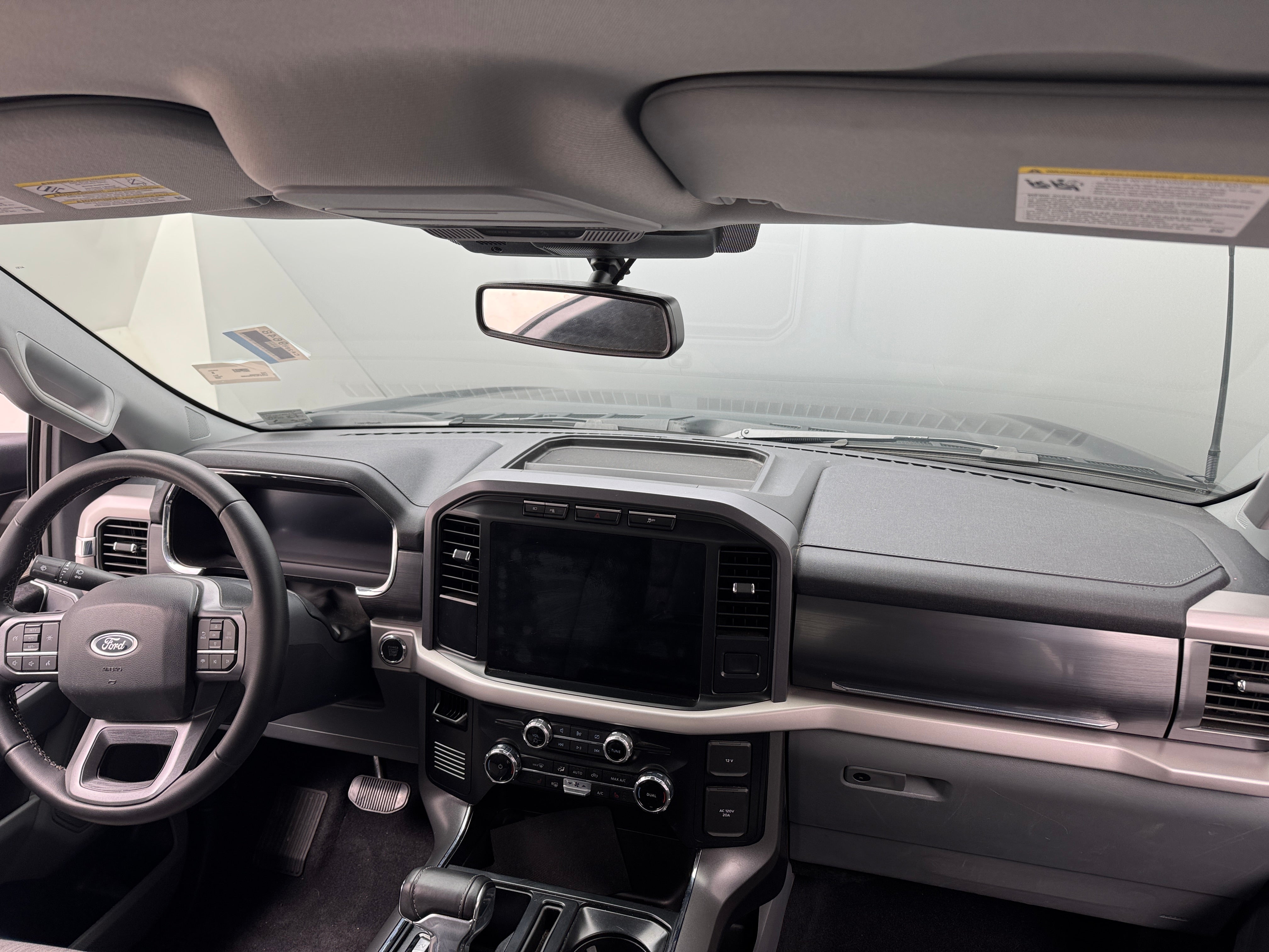 2023 Ford F-150 Lightning XLT 3