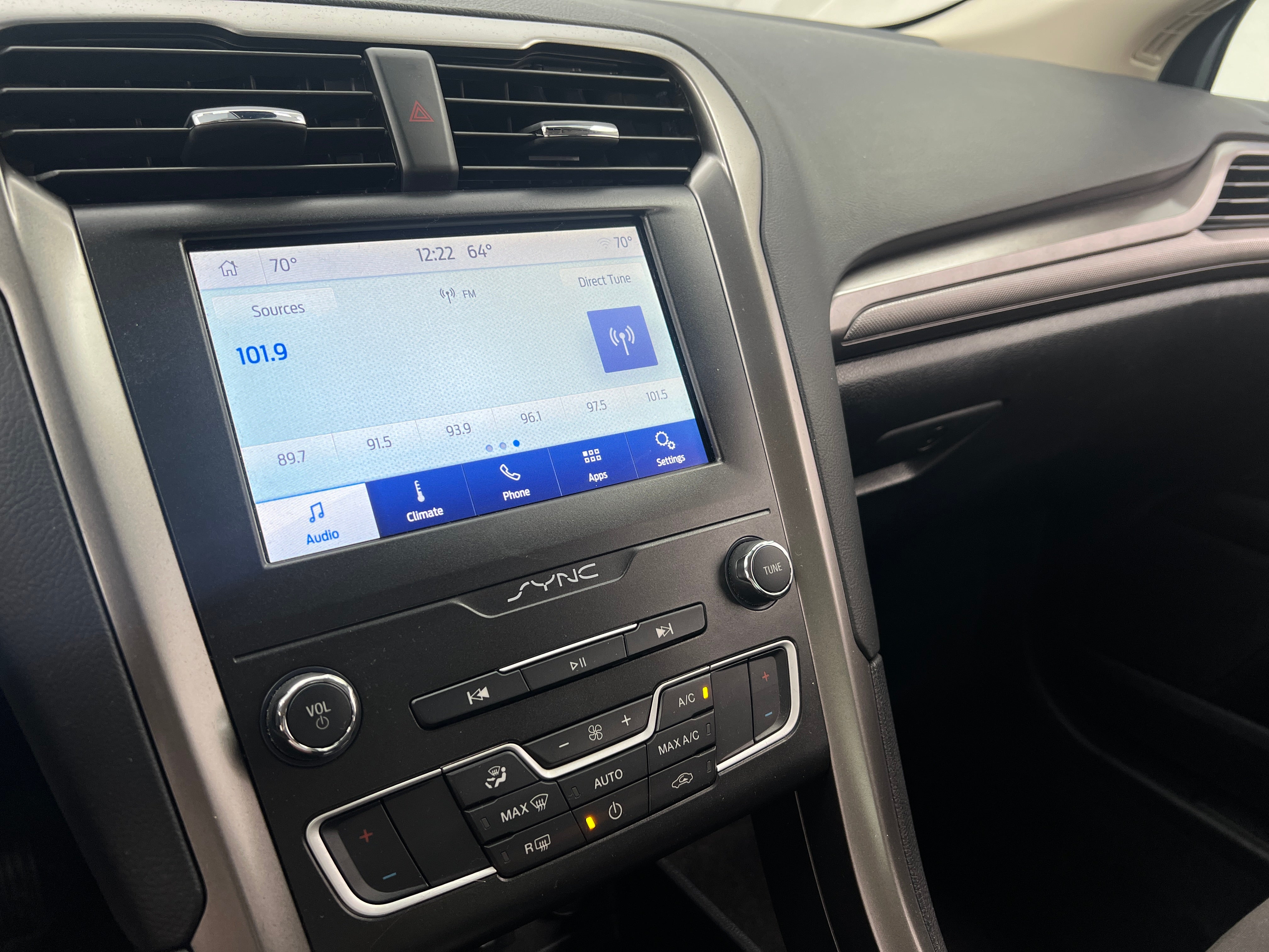 2020 Ford Fusion SE 4