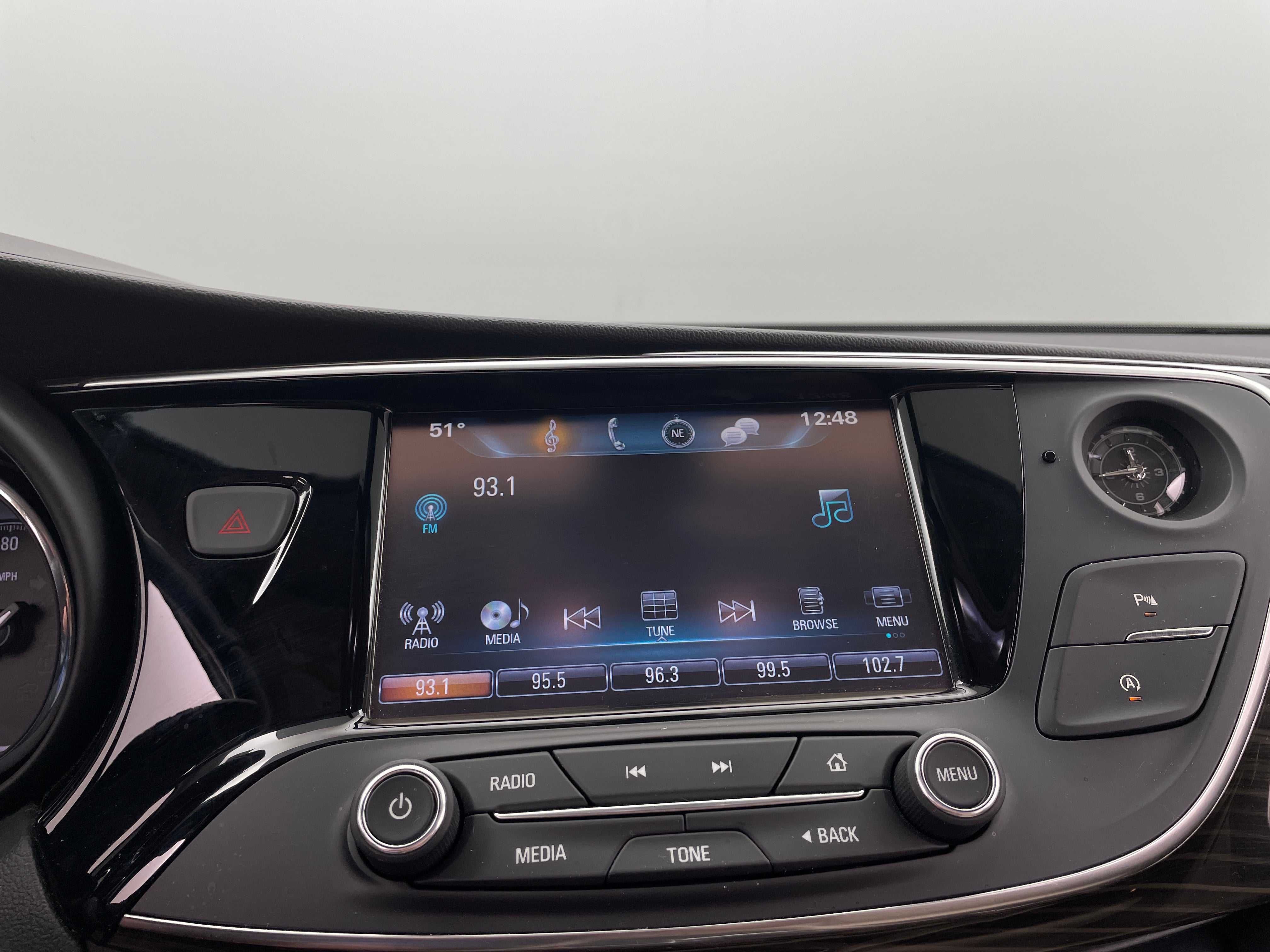 2020 Buick Envision Essence 3