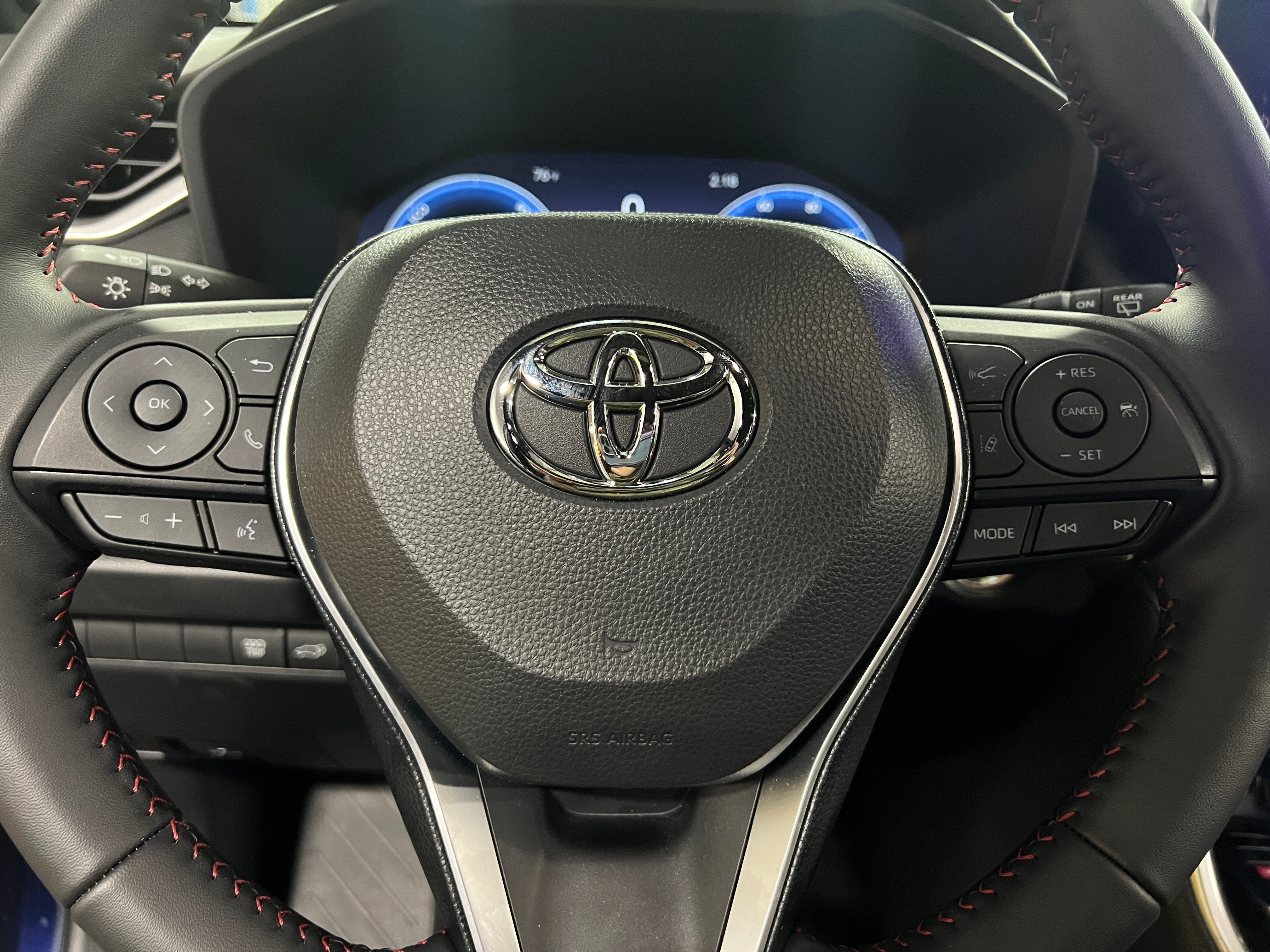 2025 Toyota RAV4 XSE 5