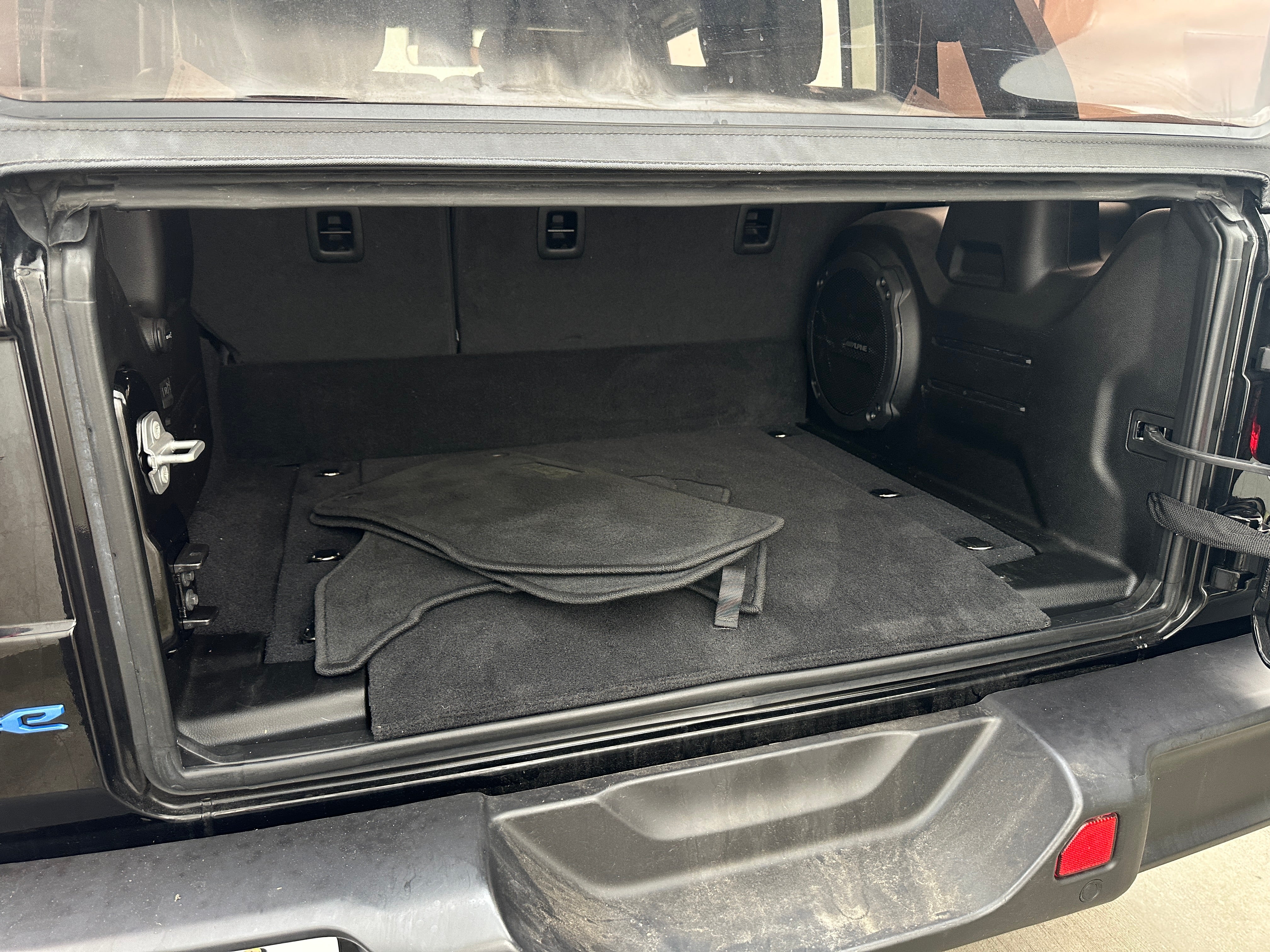 2022 Jeep Wrangler Unlimited Sahara 4xe 6