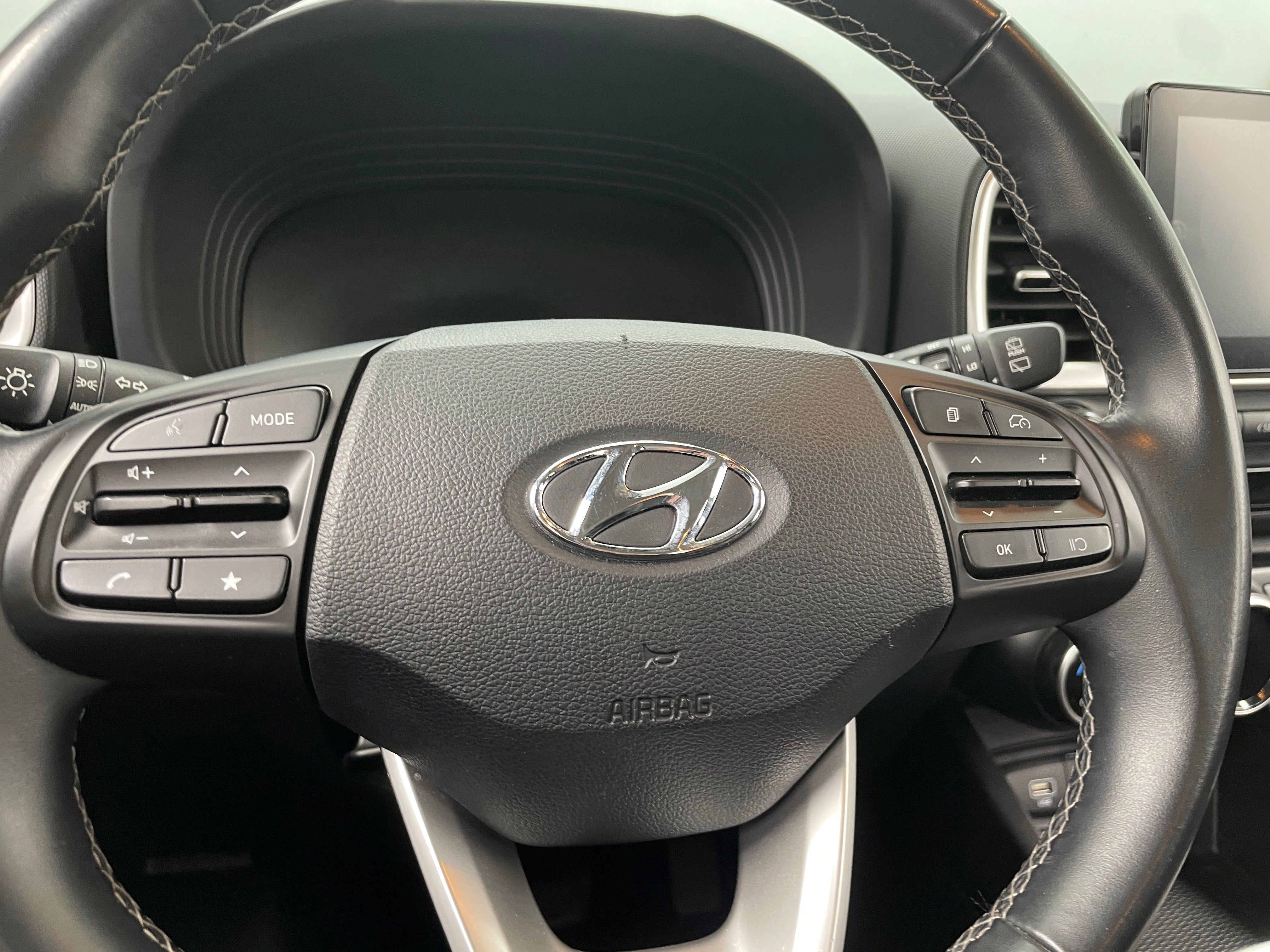2023 Hyundai Venue SEL 5