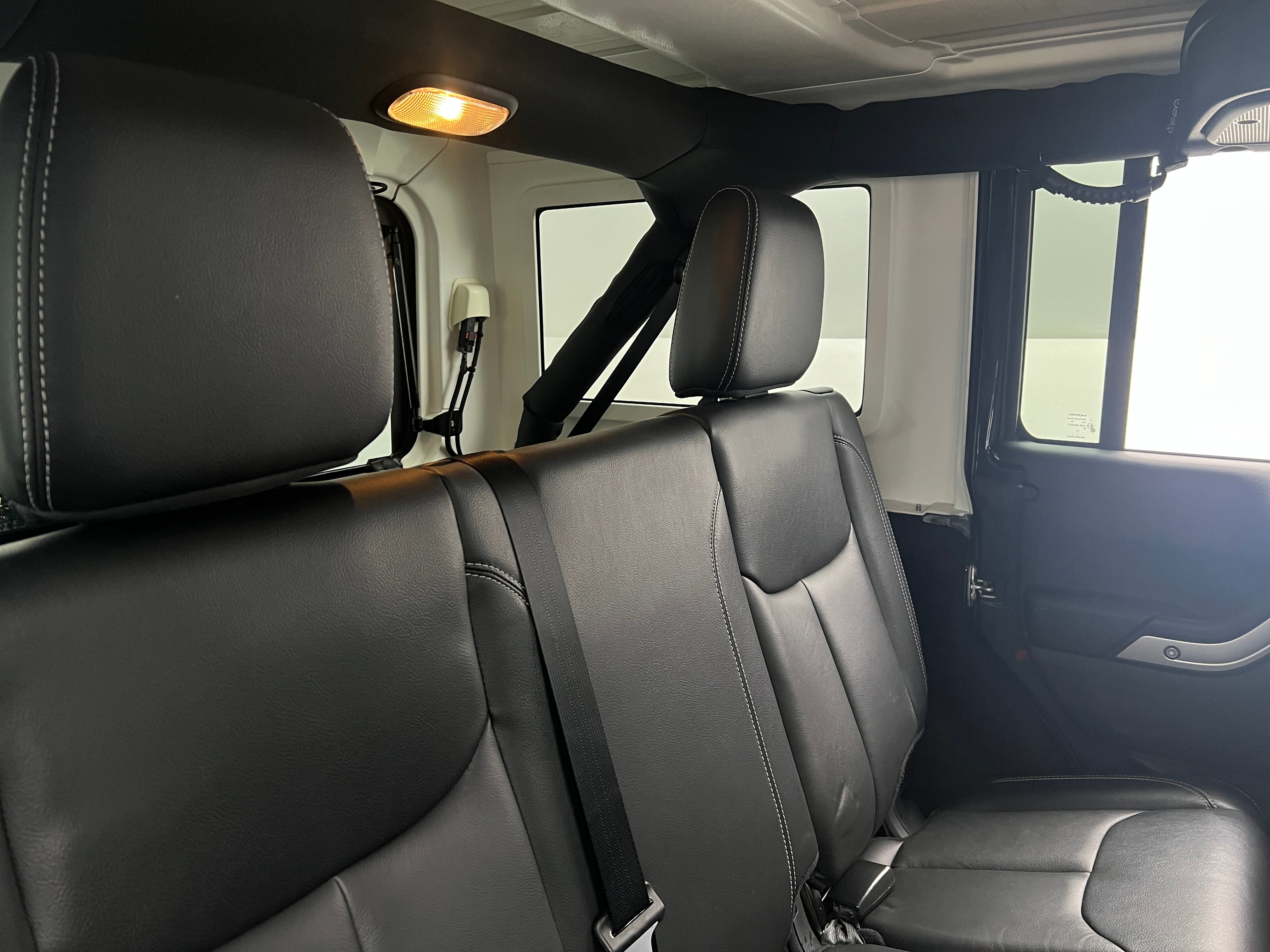 2017 Jeep Wrangler Unlimited Sahara 5