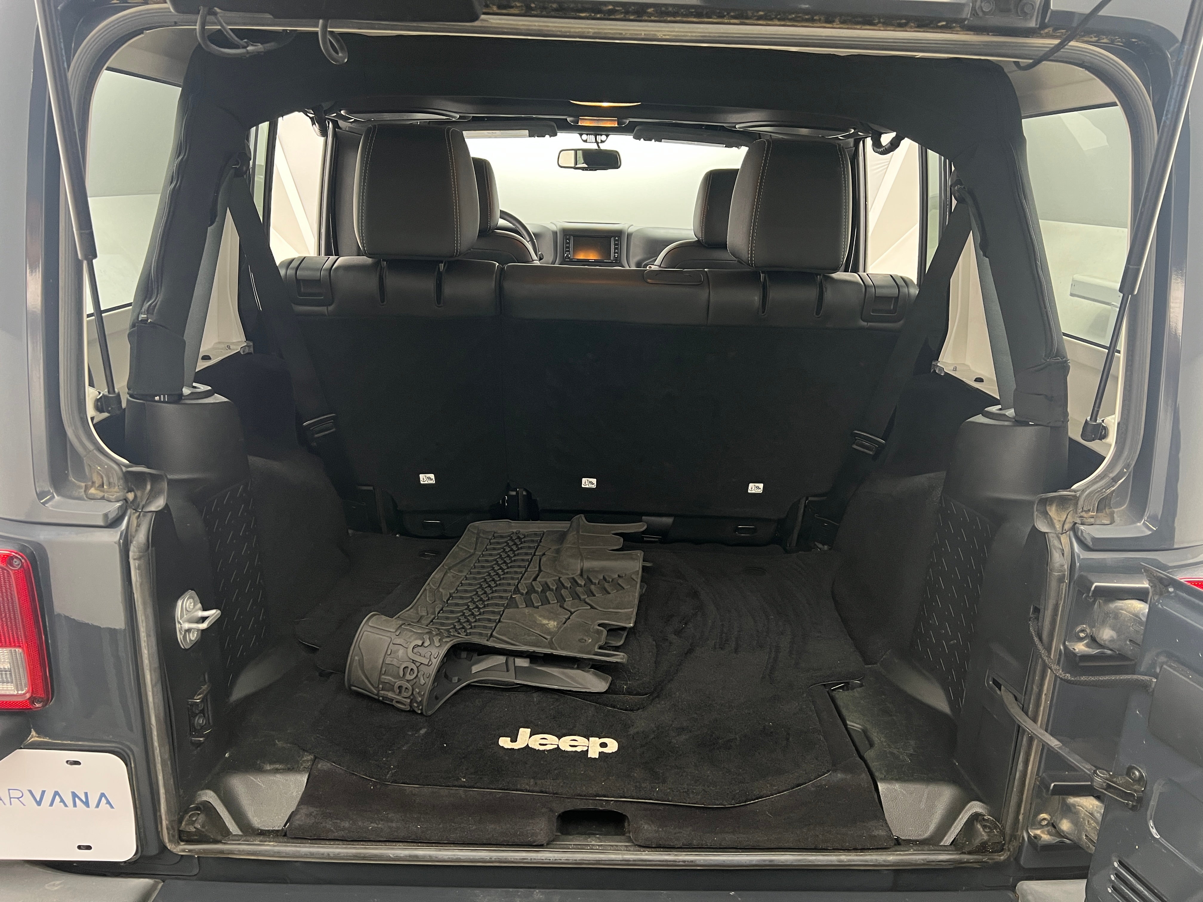 2017 Jeep Wrangler Unlimited Sahara 6