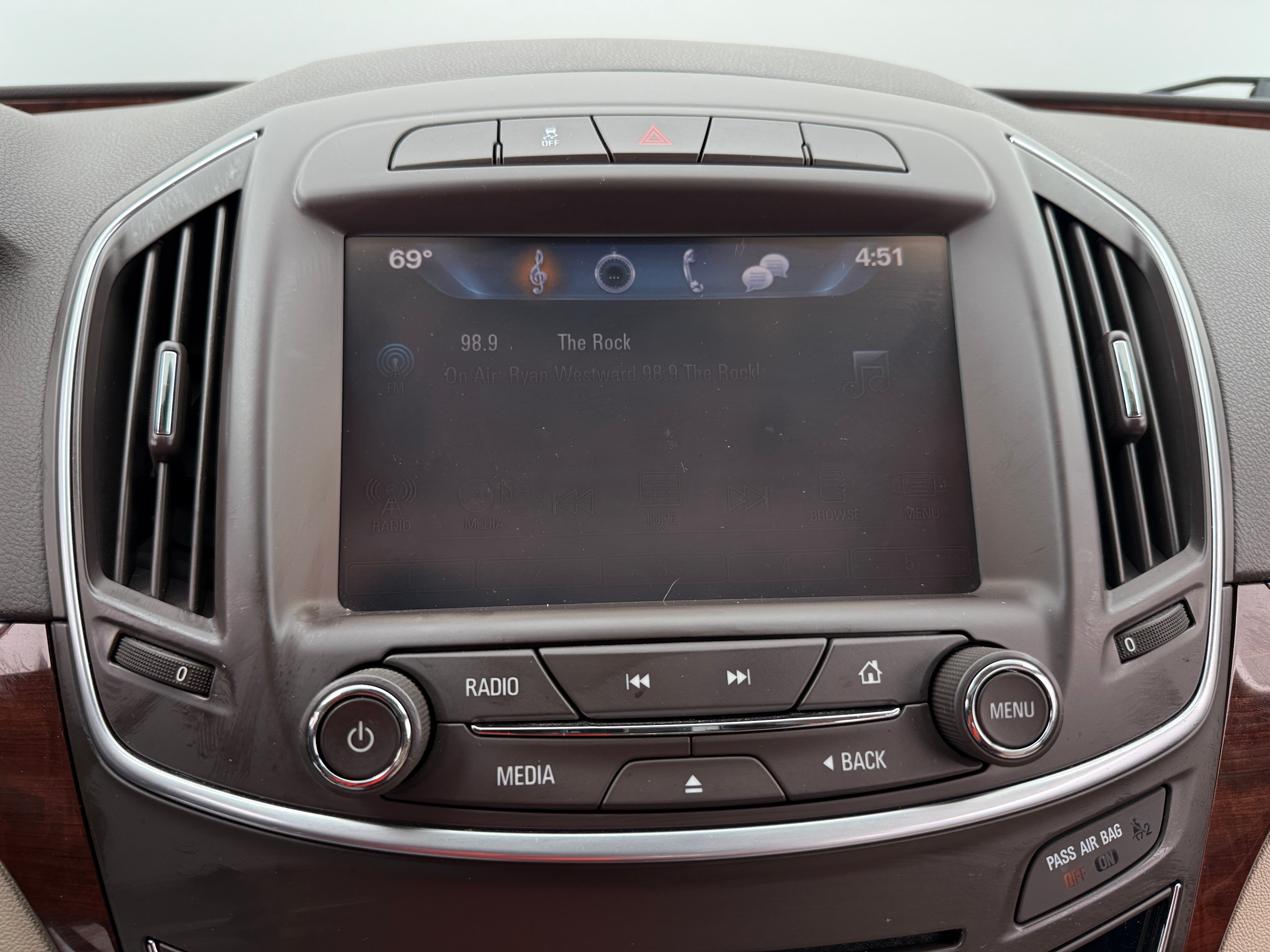 2016 Buick Regal Base 3