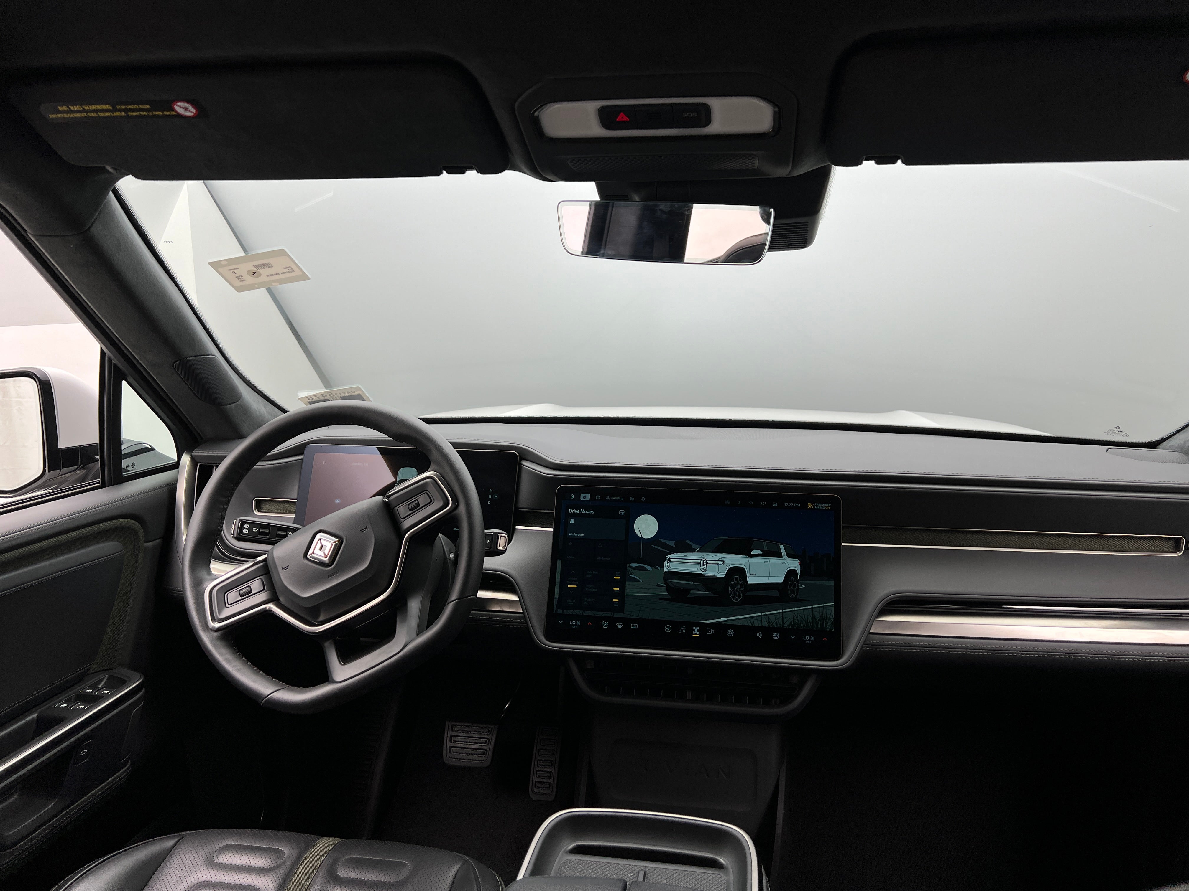 2025 Rivian R1S  2