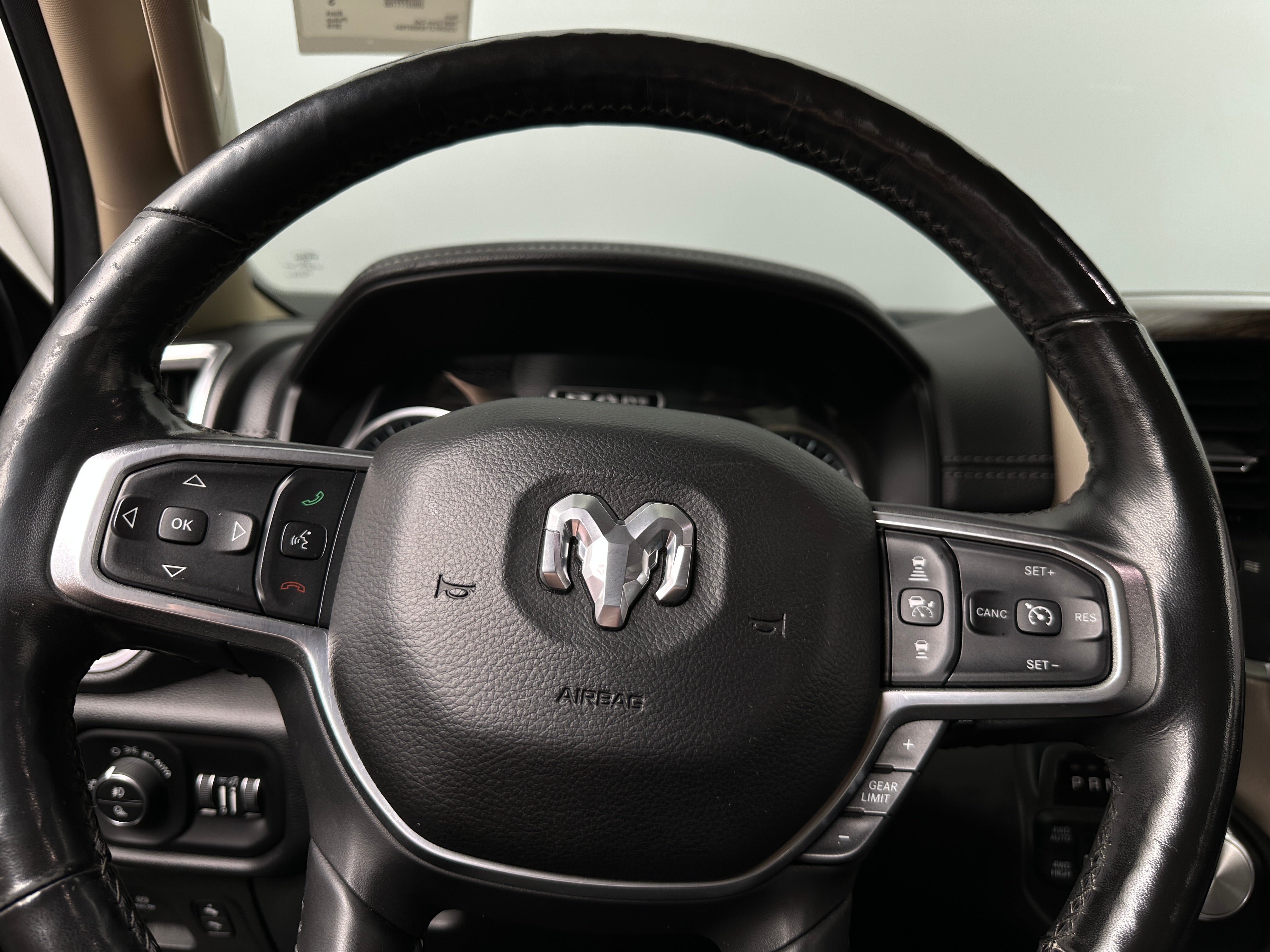 2019 RAM 1500 Laramie 4