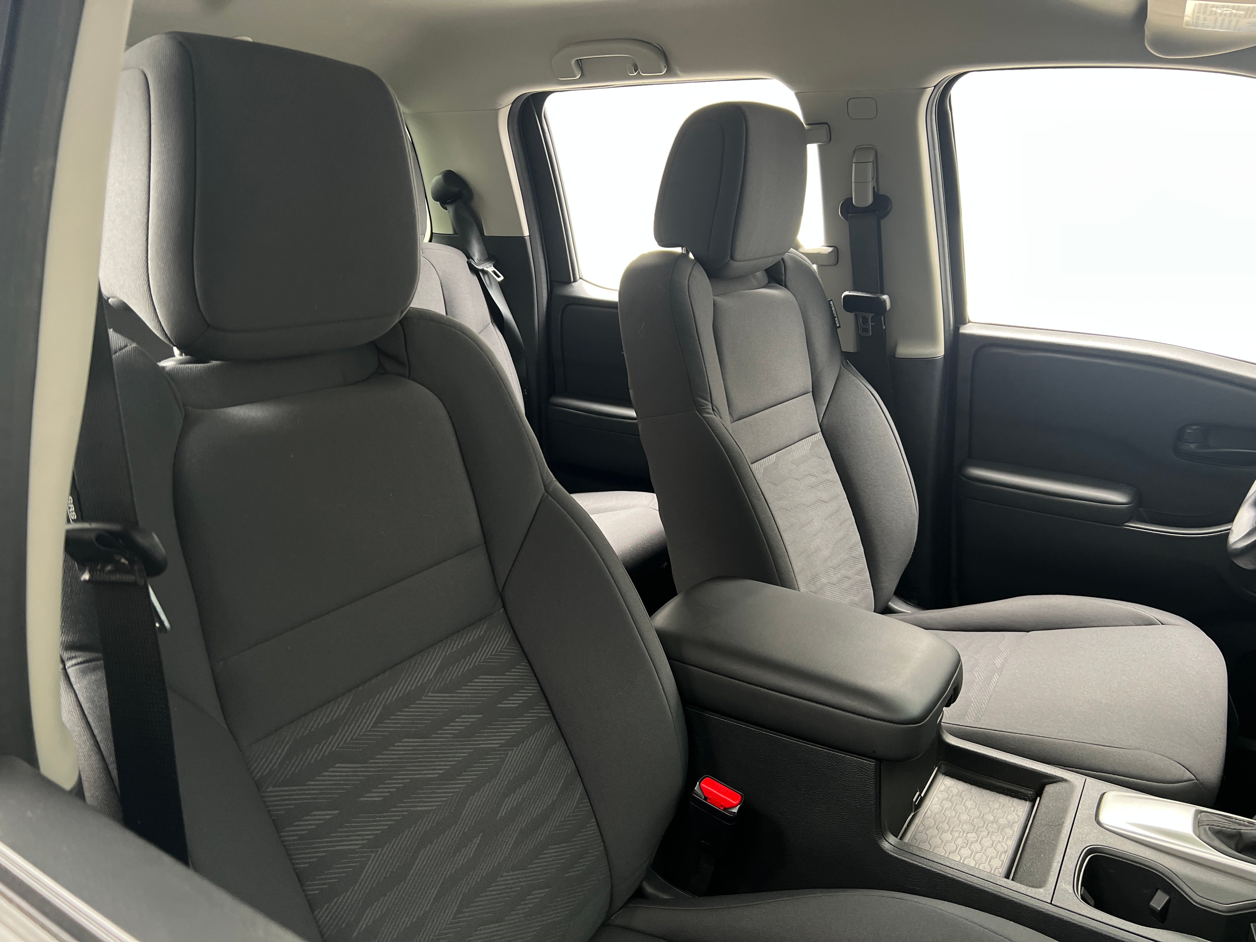 2024 Nissan Frontier S/C 2