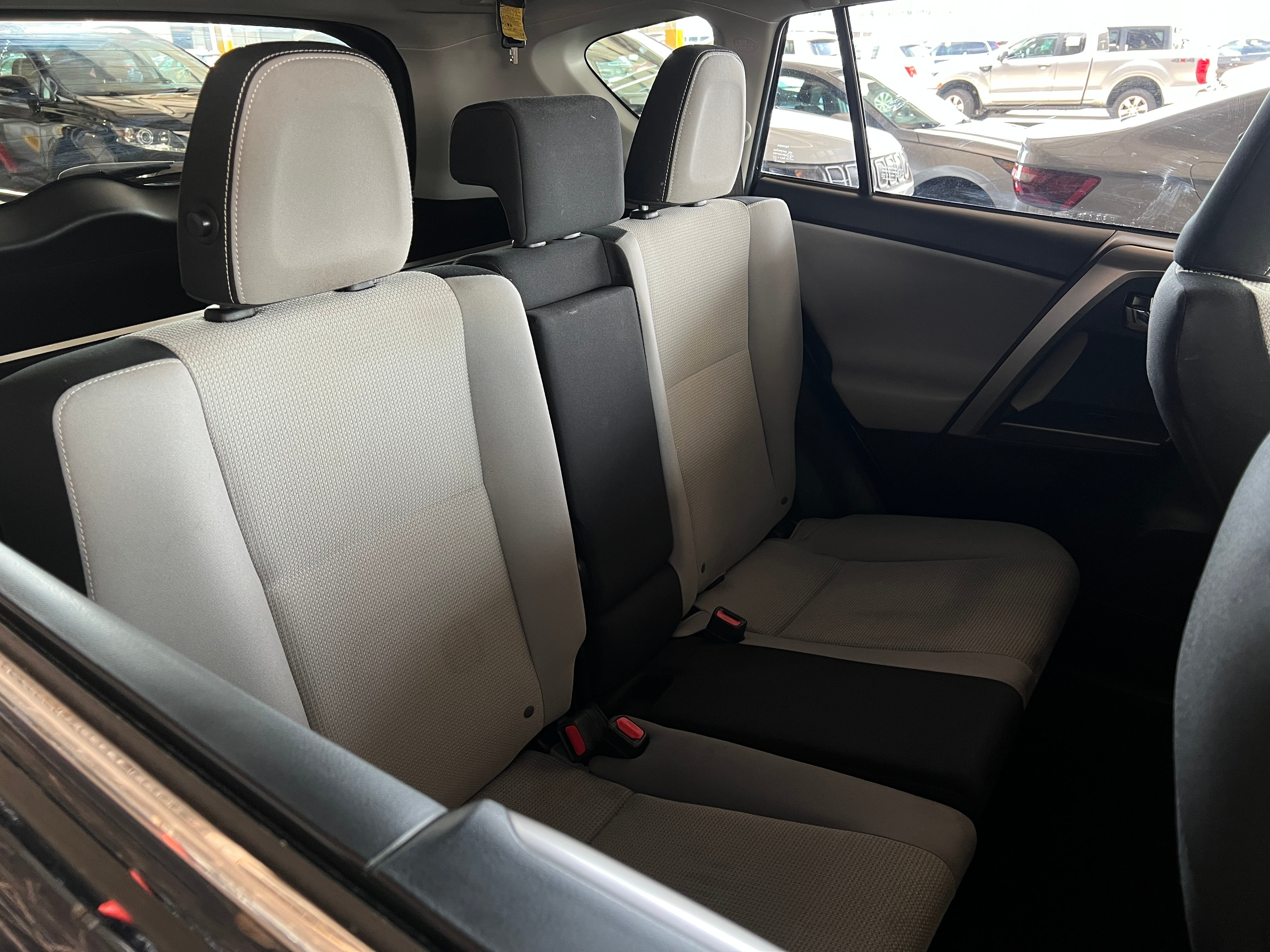 2017 Toyota RAV4 XLE 6