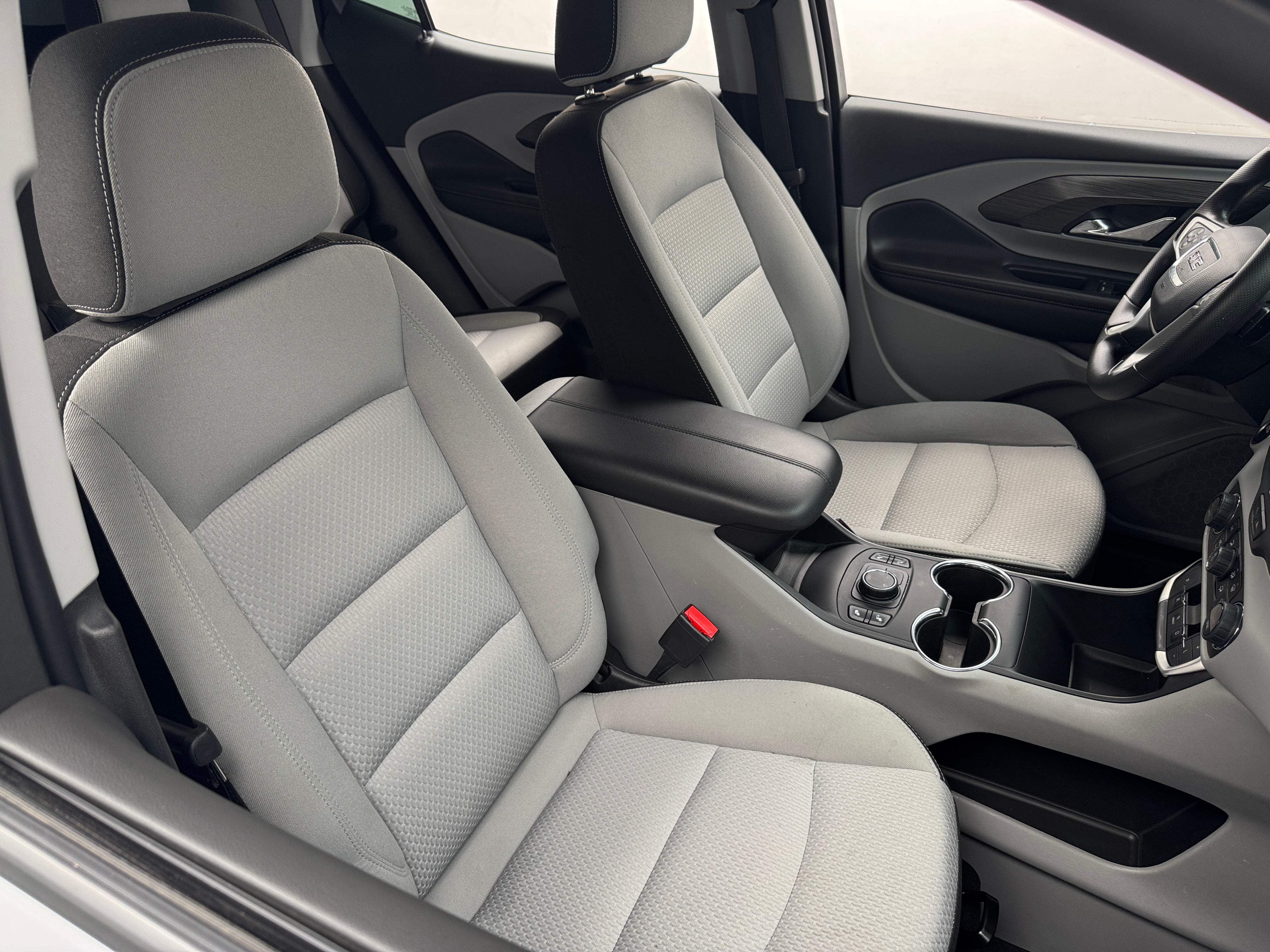 2023 GMC Terrain SLE 2