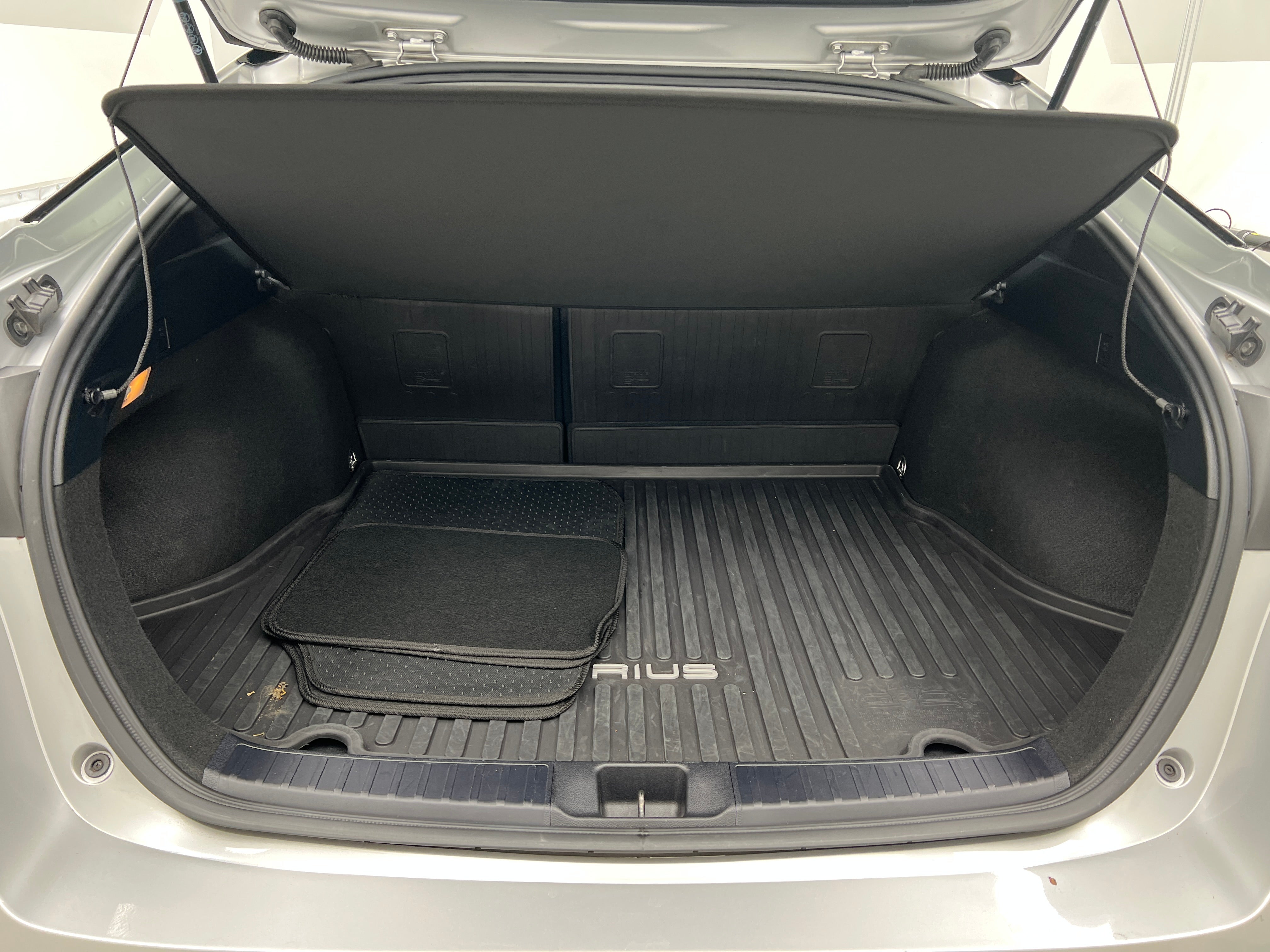 2018 Toyota Prius Three 7